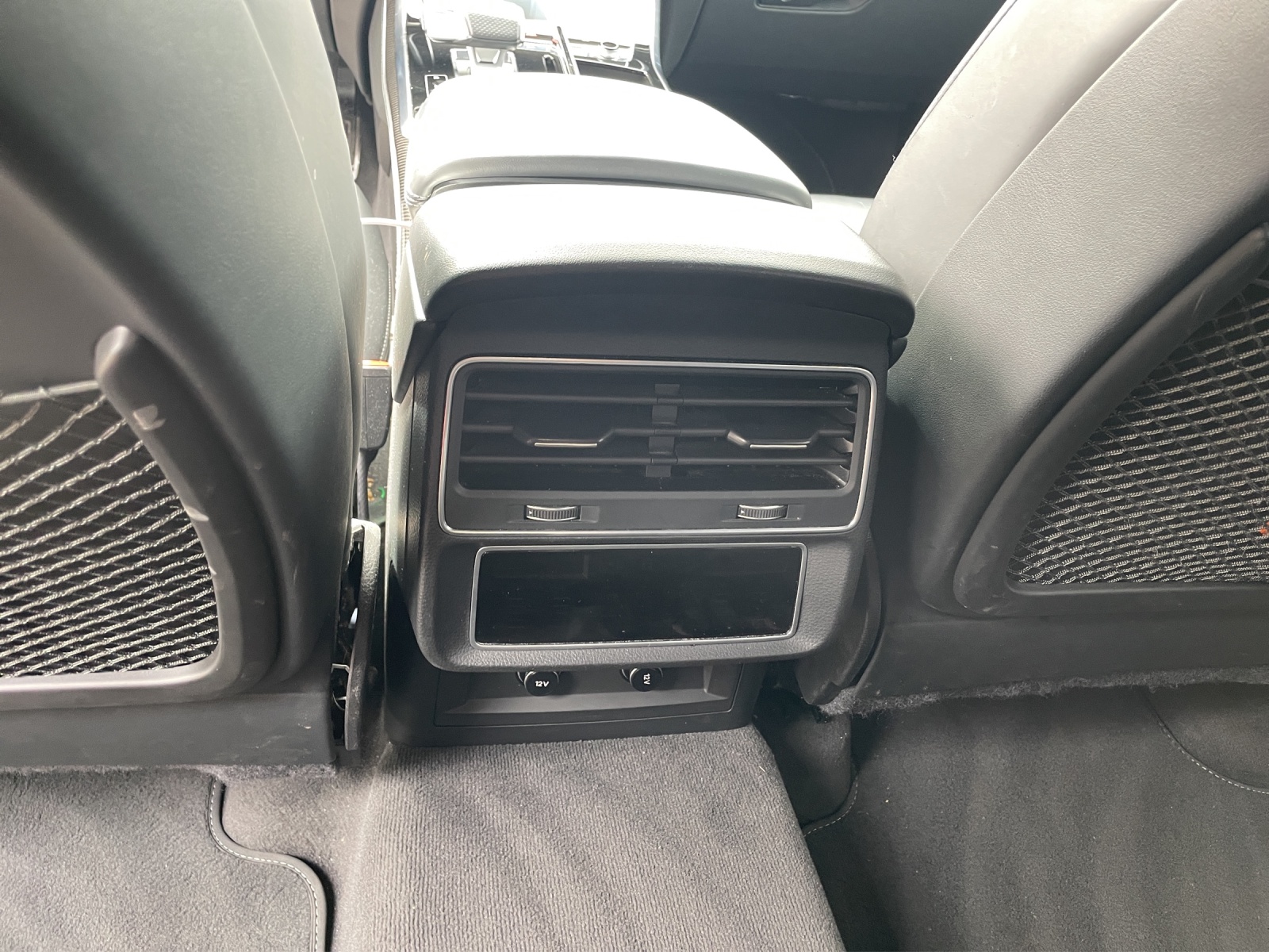 AUDI SQ8 TFSI quattro tiptronic-image-12