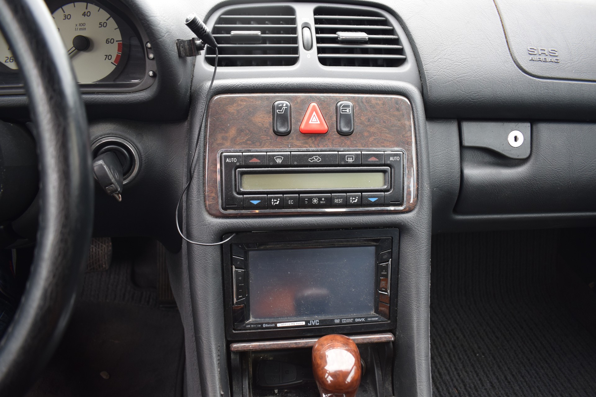MERCEDES-BENZ CLK 320 Elégance Automatic-image-8