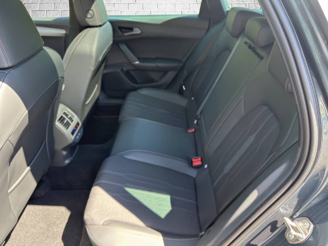 CUPRA Leon ST 2.0 TSI DSG-image-8