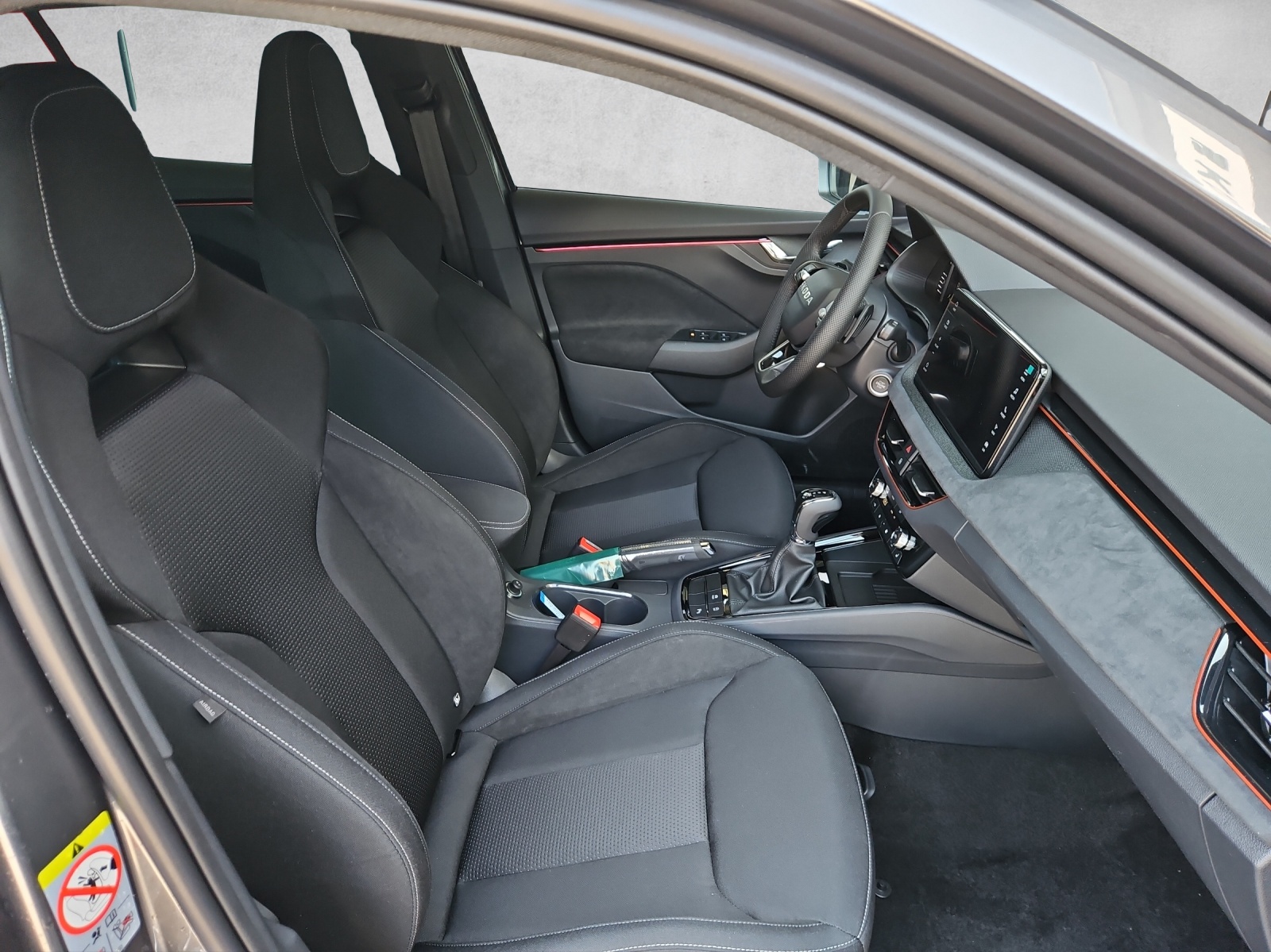 SKODA Scala 1.0 TSI Dynamic DSG-image-9