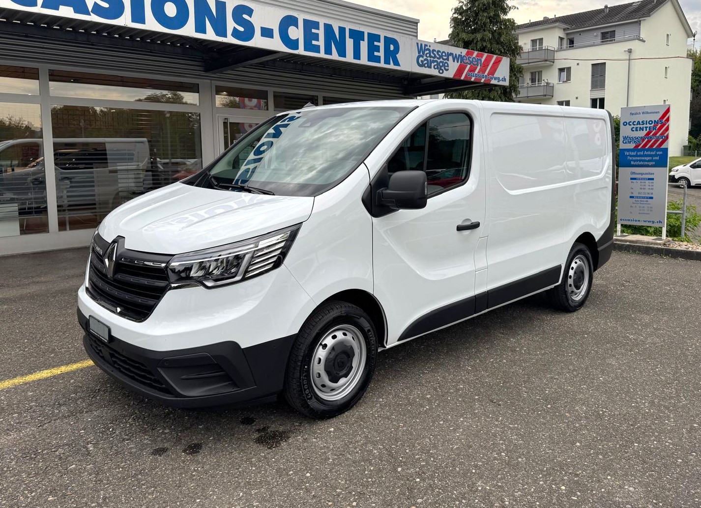 RENAULT RENAULT Trafic 2.0 Blue dCi 130 Advance L1H1 EN-image-10