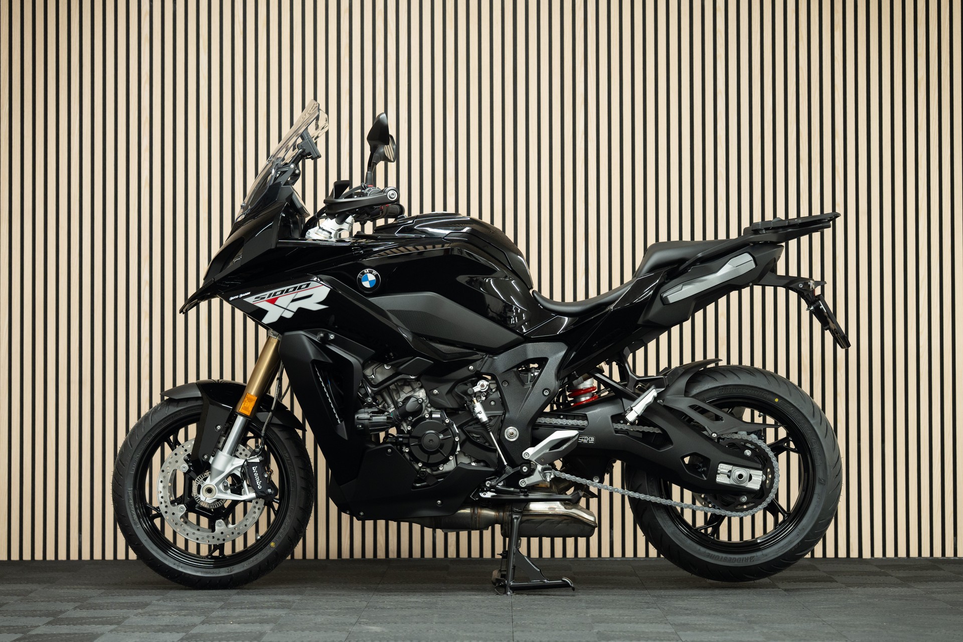 BMW S 1000 XR mit 0.9% Leasing-showroom-element-1