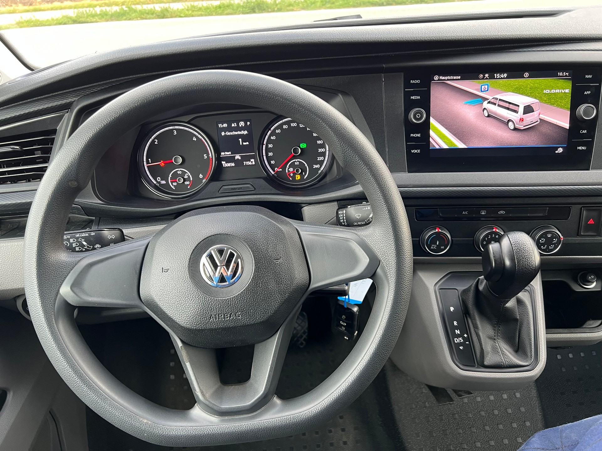 VW T6.1 2.0 TDI DSG-image-8
