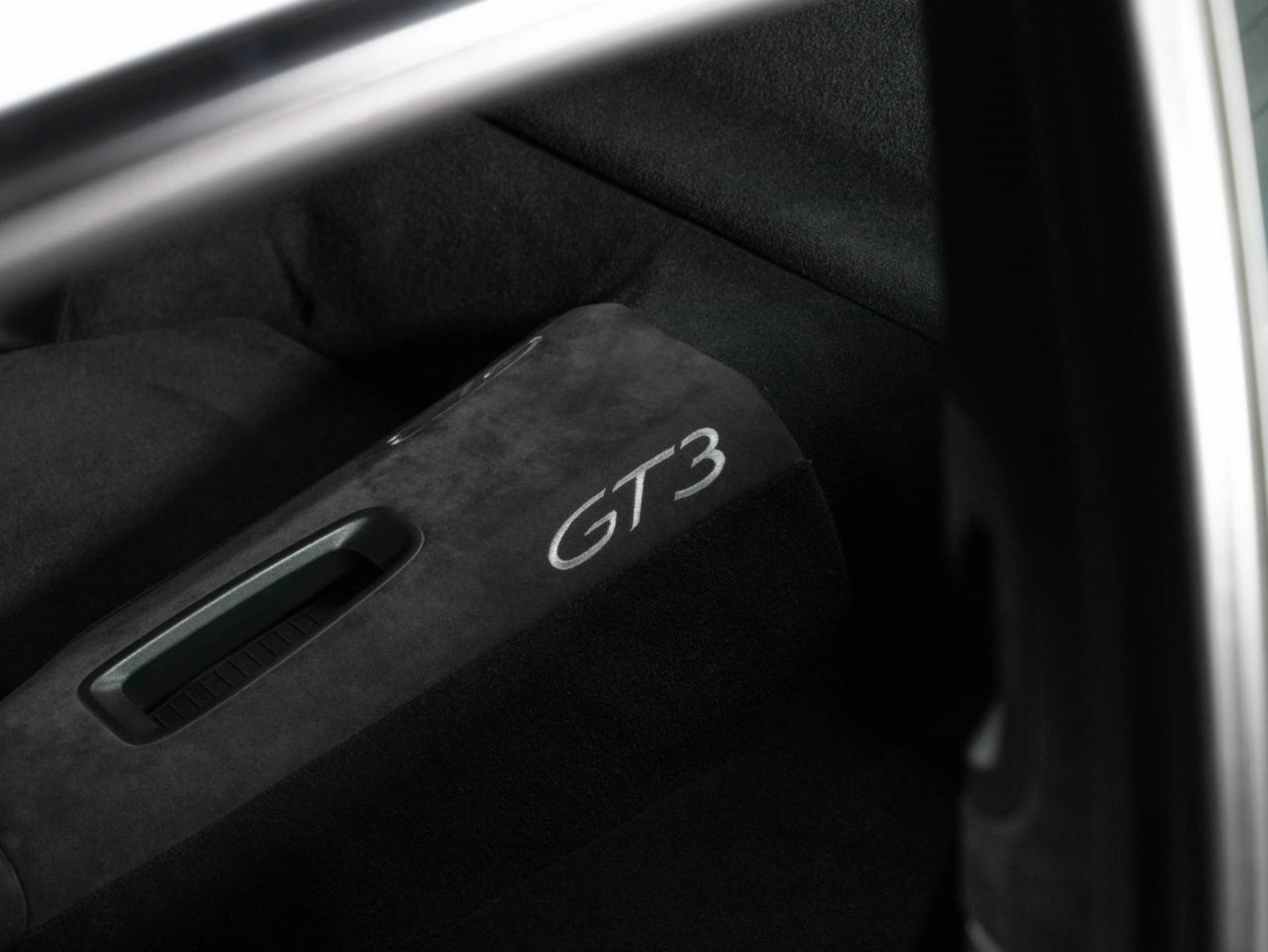PORSCHE 911 GT3-image-21