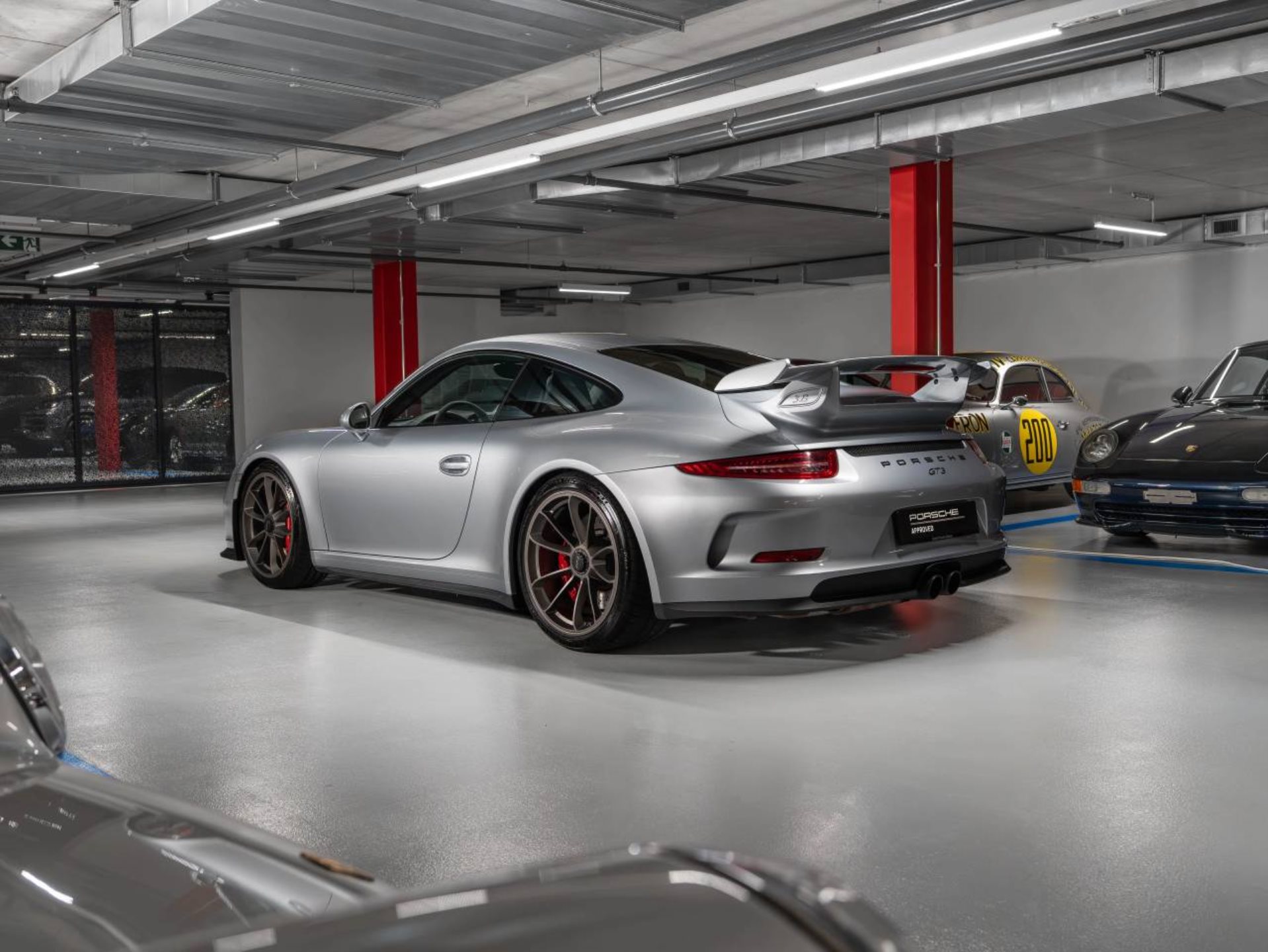 PORSCHE 911 GT3-showroom-element-2