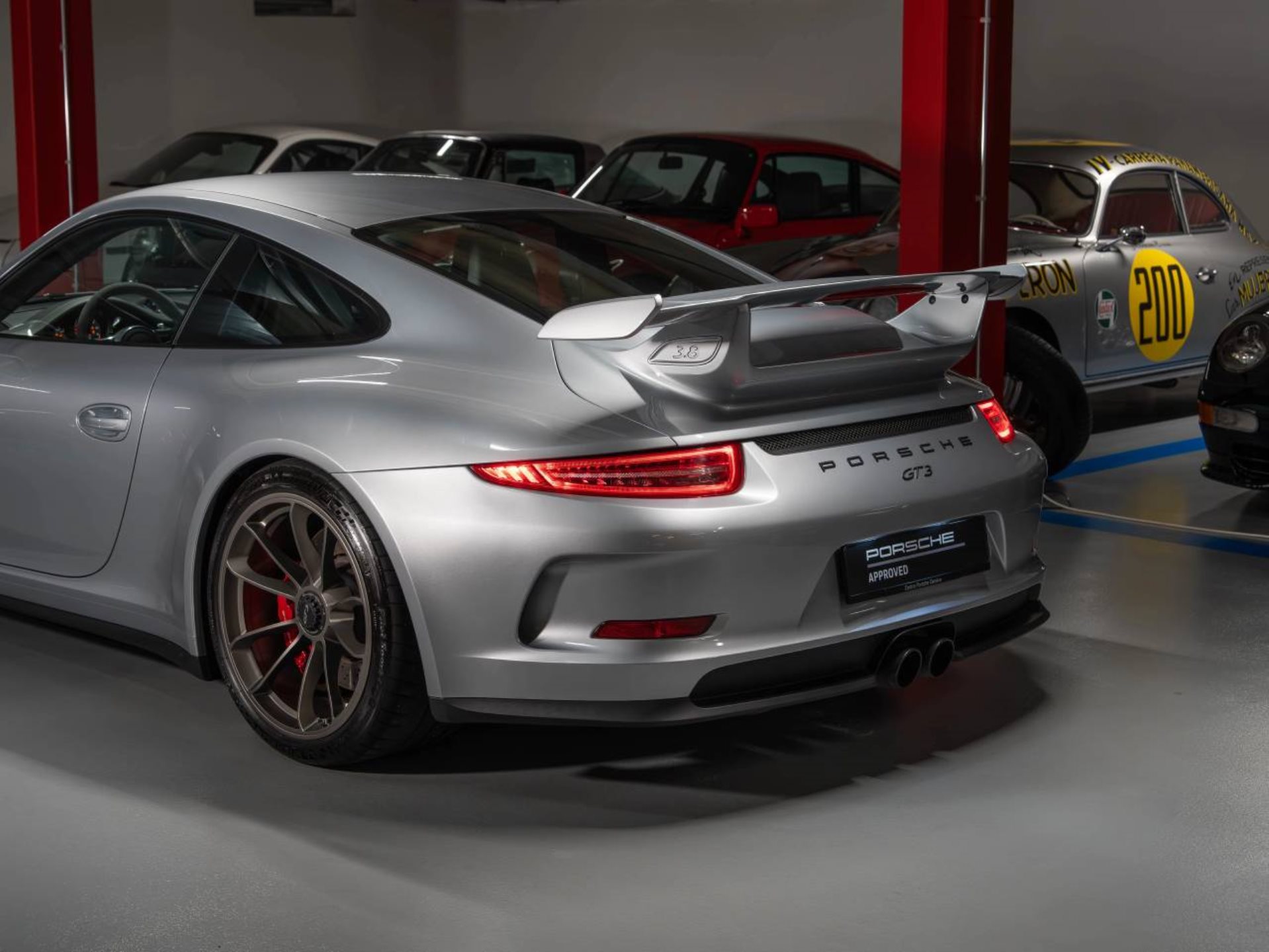 PORSCHE 911 GT3-image-25