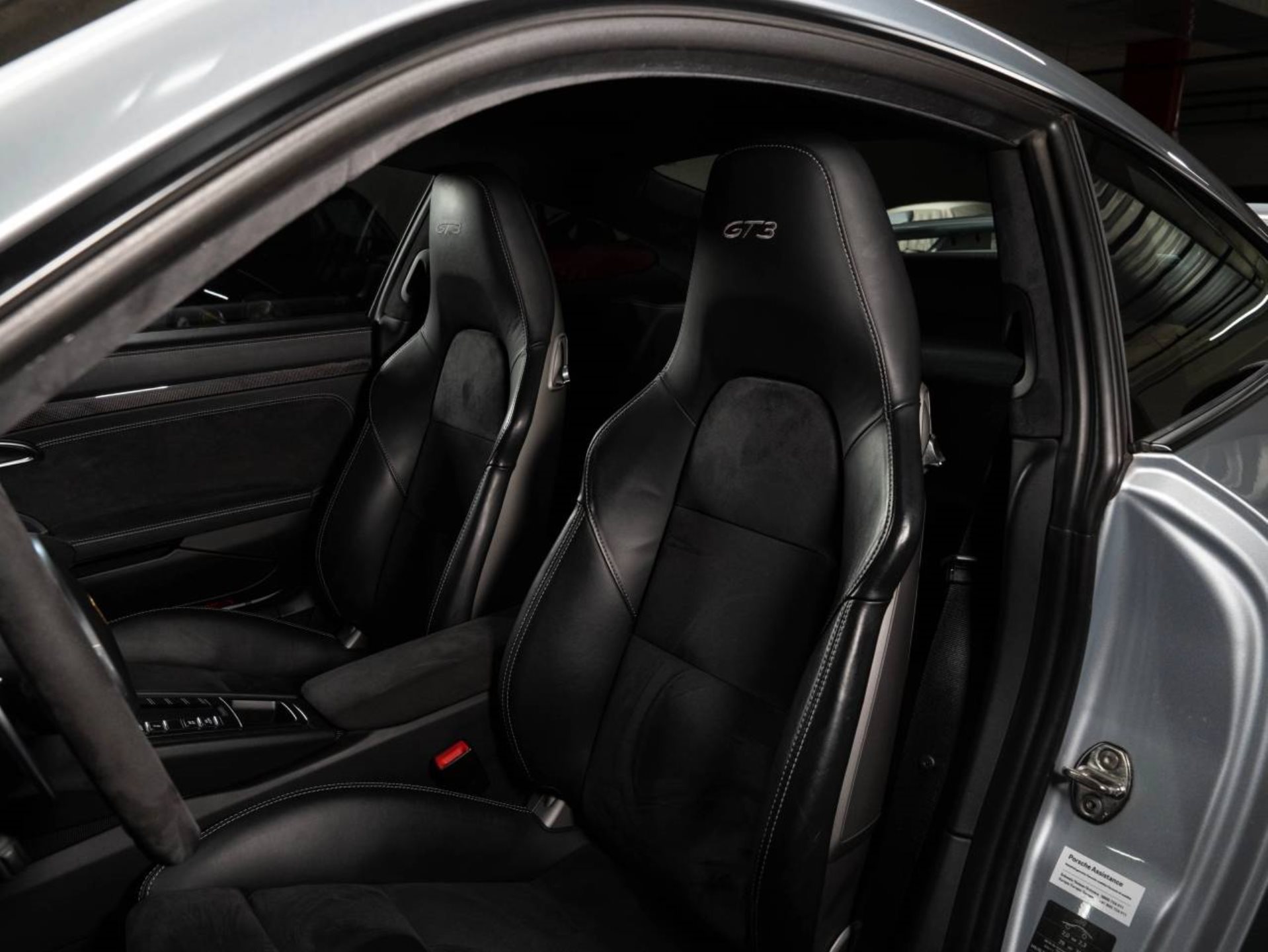 PORSCHE 911 GT3-image-4