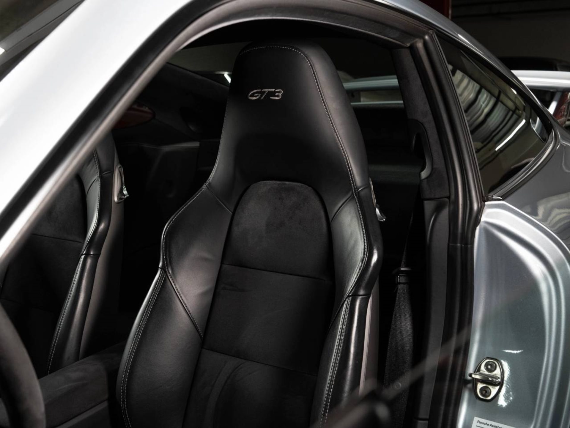 PORSCHE 911 GT3-image-16
