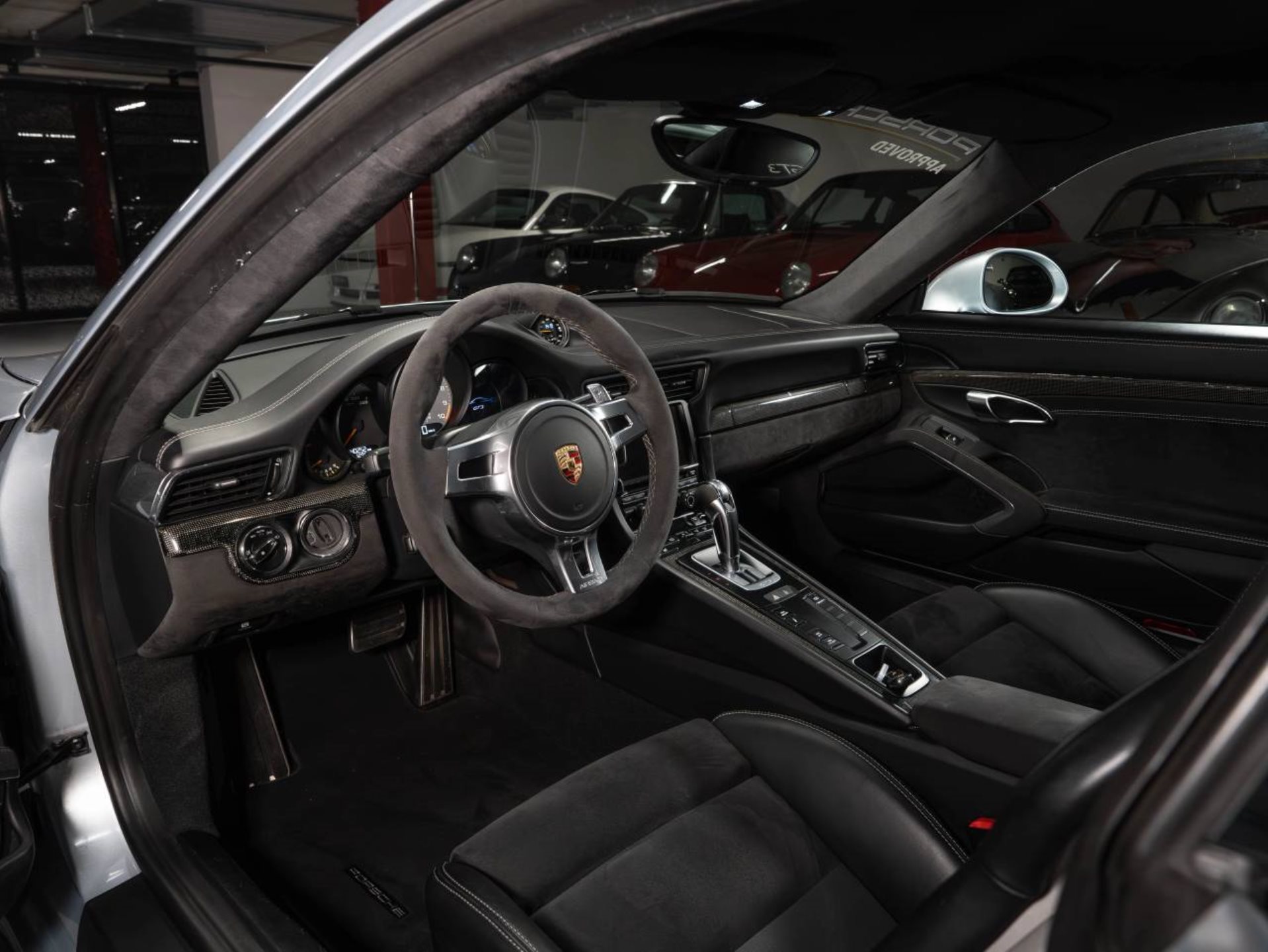 PORSCHE 911 GT3-image-3