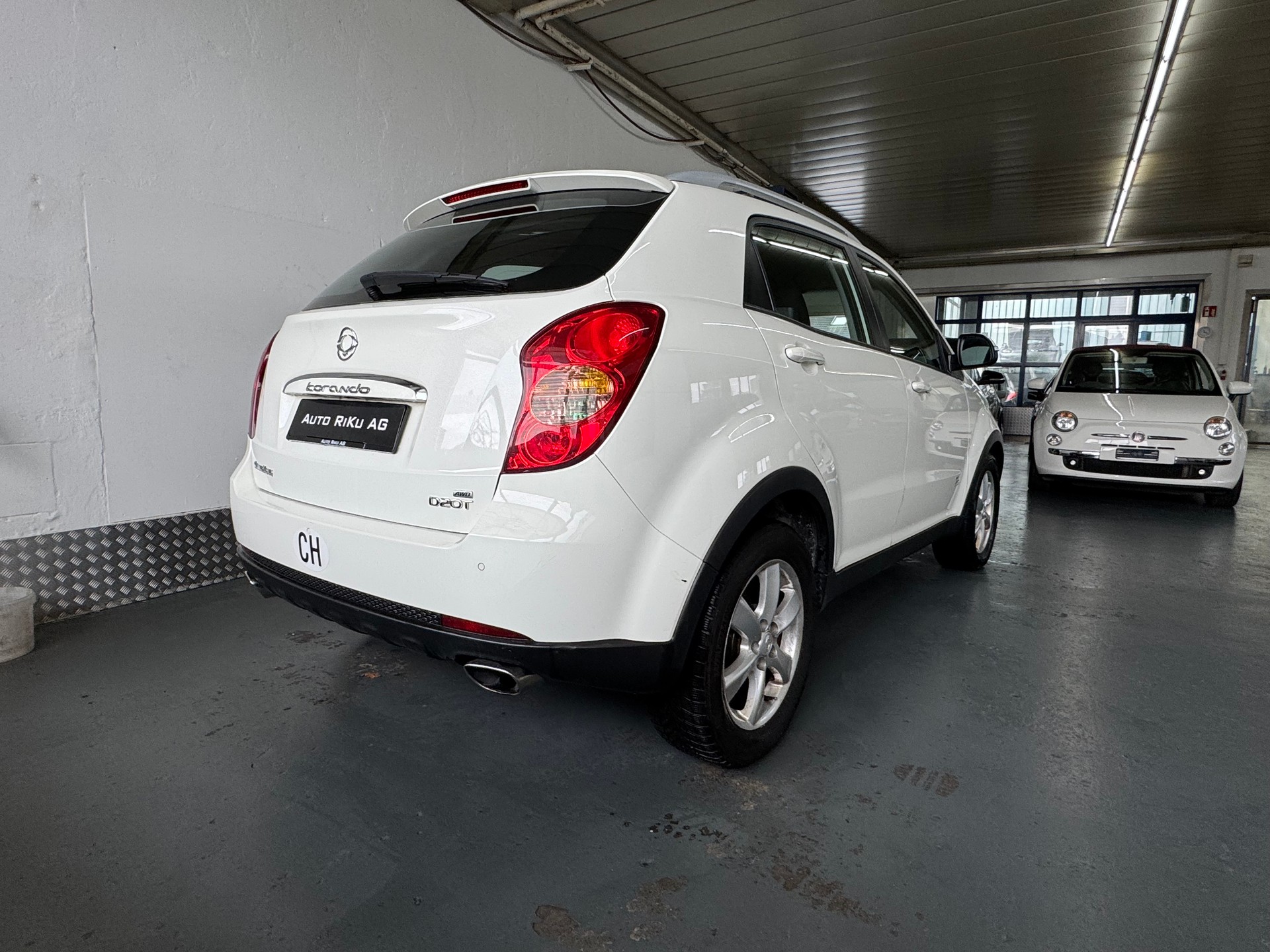 KGM-SsangYong Korando 2.0 e-XDI Quartz 4WD Automatic-image-7
