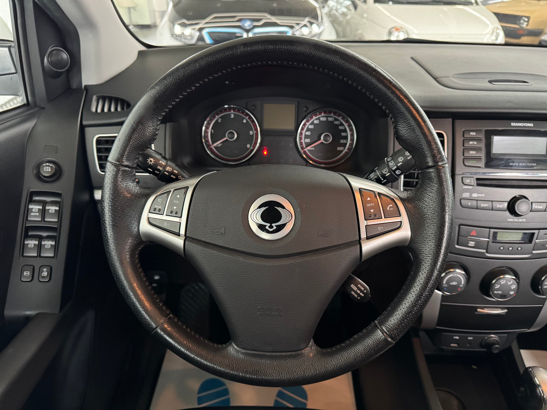 KGM-SsangYong Korando 2.0 e-XDI Quartz 4WD Automatic-image-14