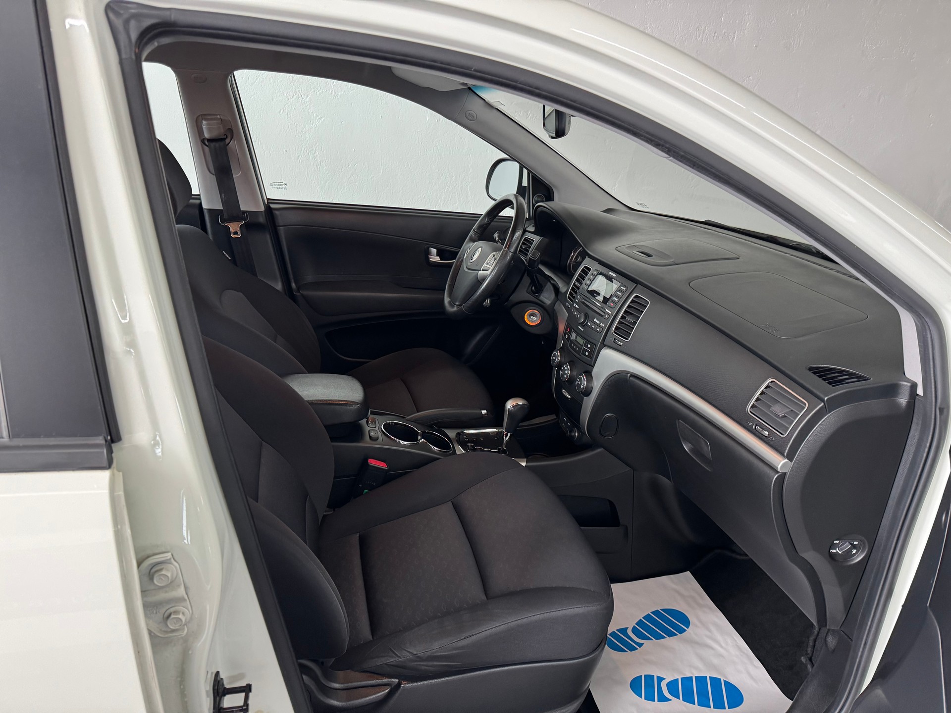 KGM-SsangYong Korando 2.0 e-XDI Quartz 4WD Automatic-image-15