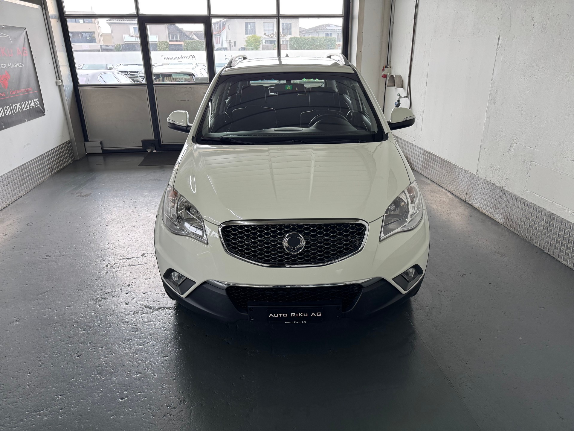 KGM-SsangYong Korando 2.0 e-XDI Quartz 4WD Automatic-image-2