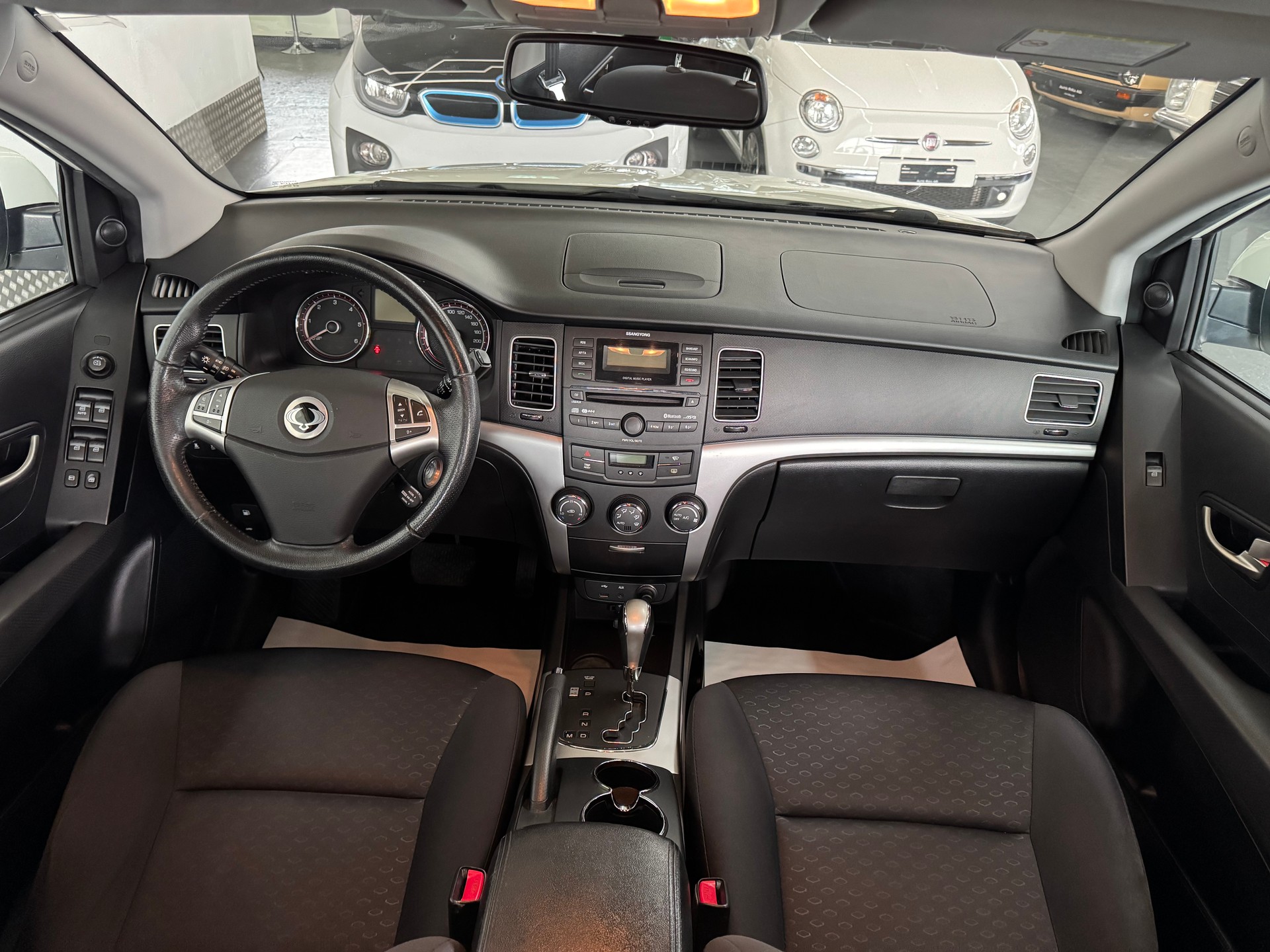 KGM-SsangYong Korando 2.0 e-XDI Quartz 4WD Automatic-image-12