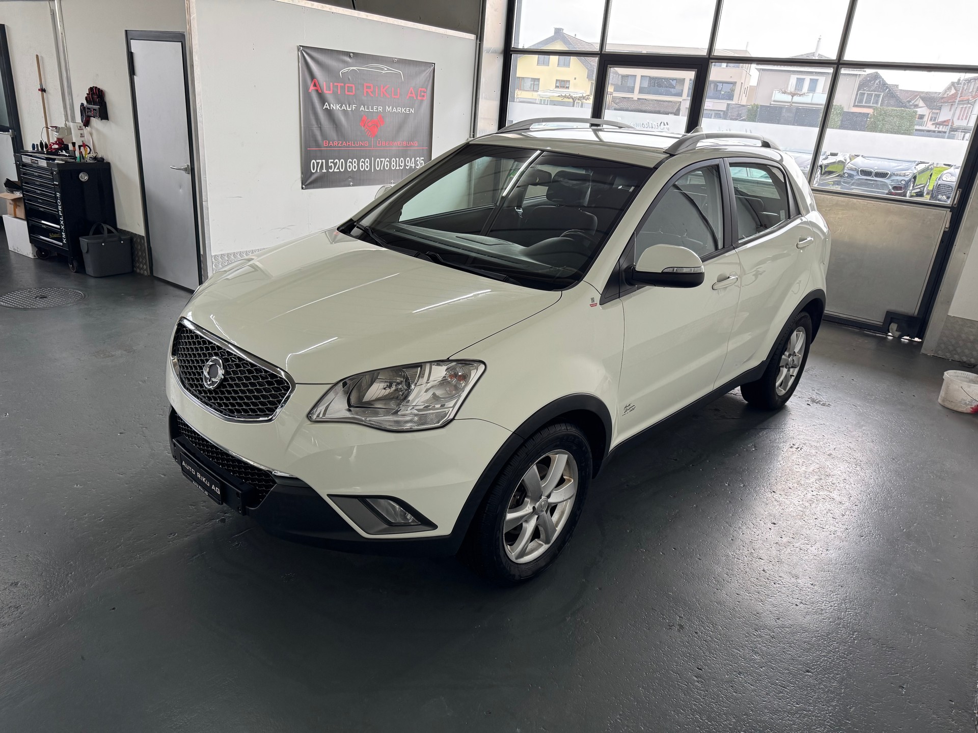 KGM-SsangYong Korando 2.0 e-XDI Quartz 4WD Automatic-image-3
