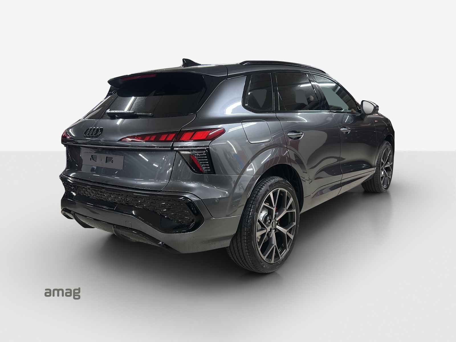 AUDI Q3 SUV 110 kW TFSI S tronic-image-4