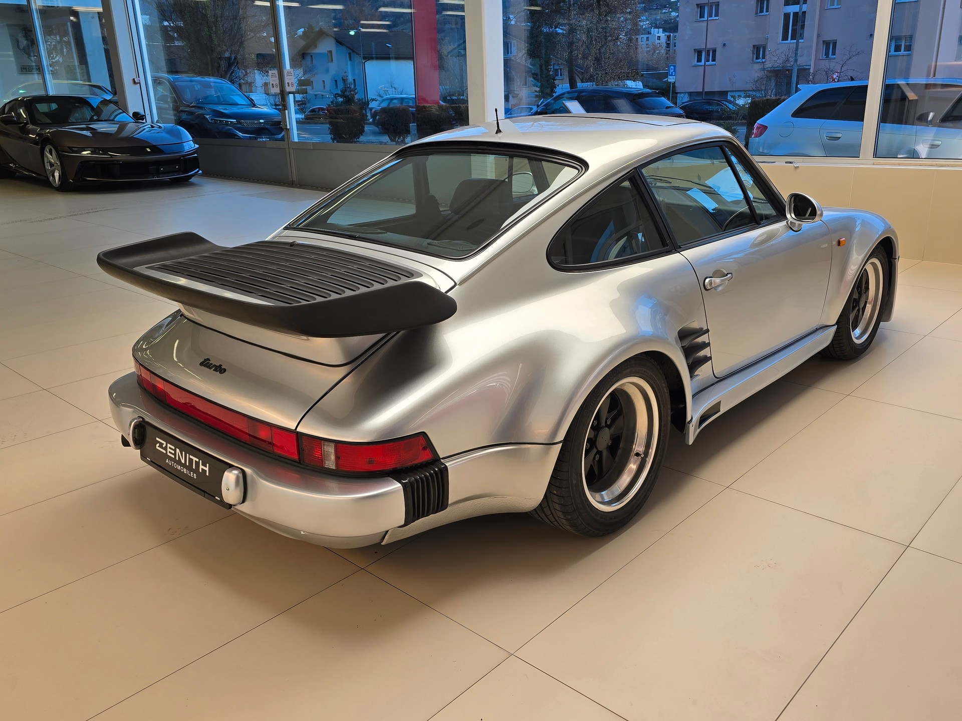 PORSCHE 911 Turbo 3.3 RINSPEED-image-4