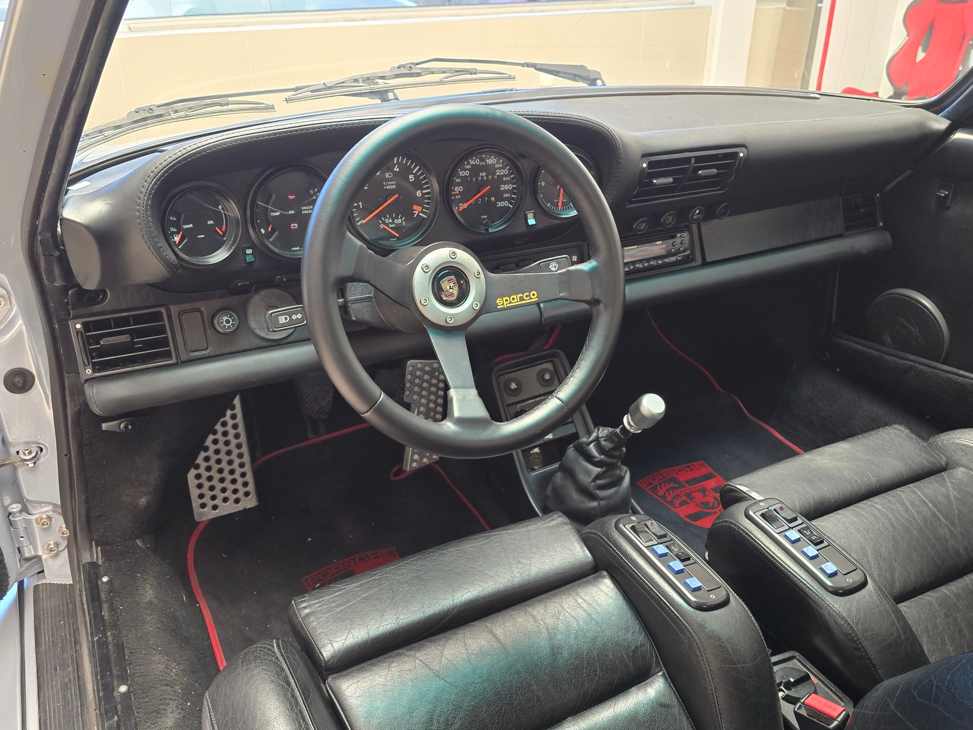 PORSCHE 911 Turbo 3.3 RINSPEED-image-10