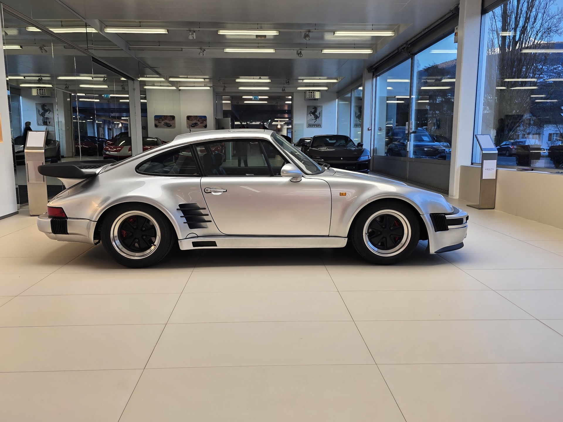 PORSCHE 911 Turbo 3.3 RINSPEED-image-3