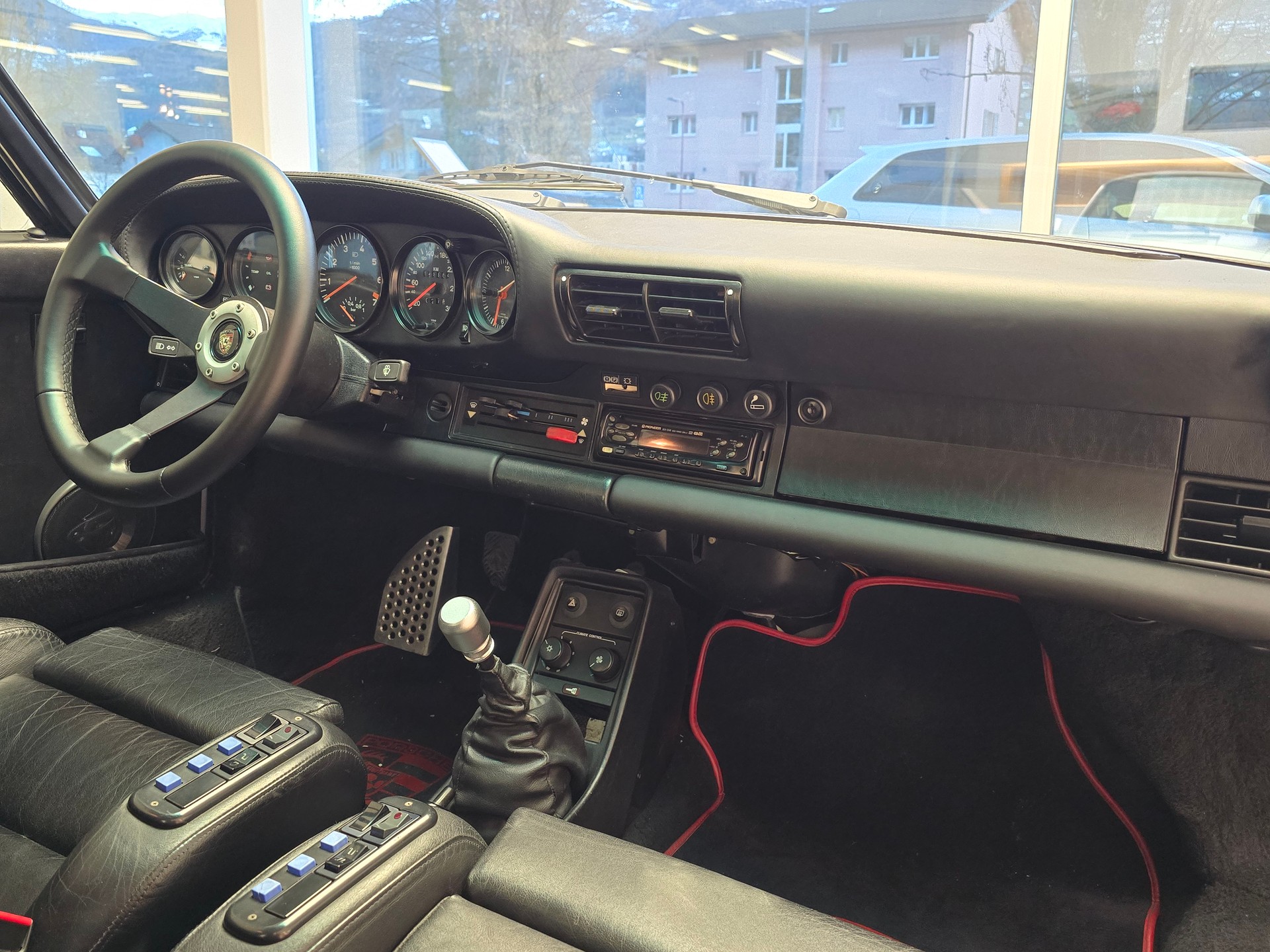 PORSCHE 911 Turbo 3.3 RINSPEED-image-13