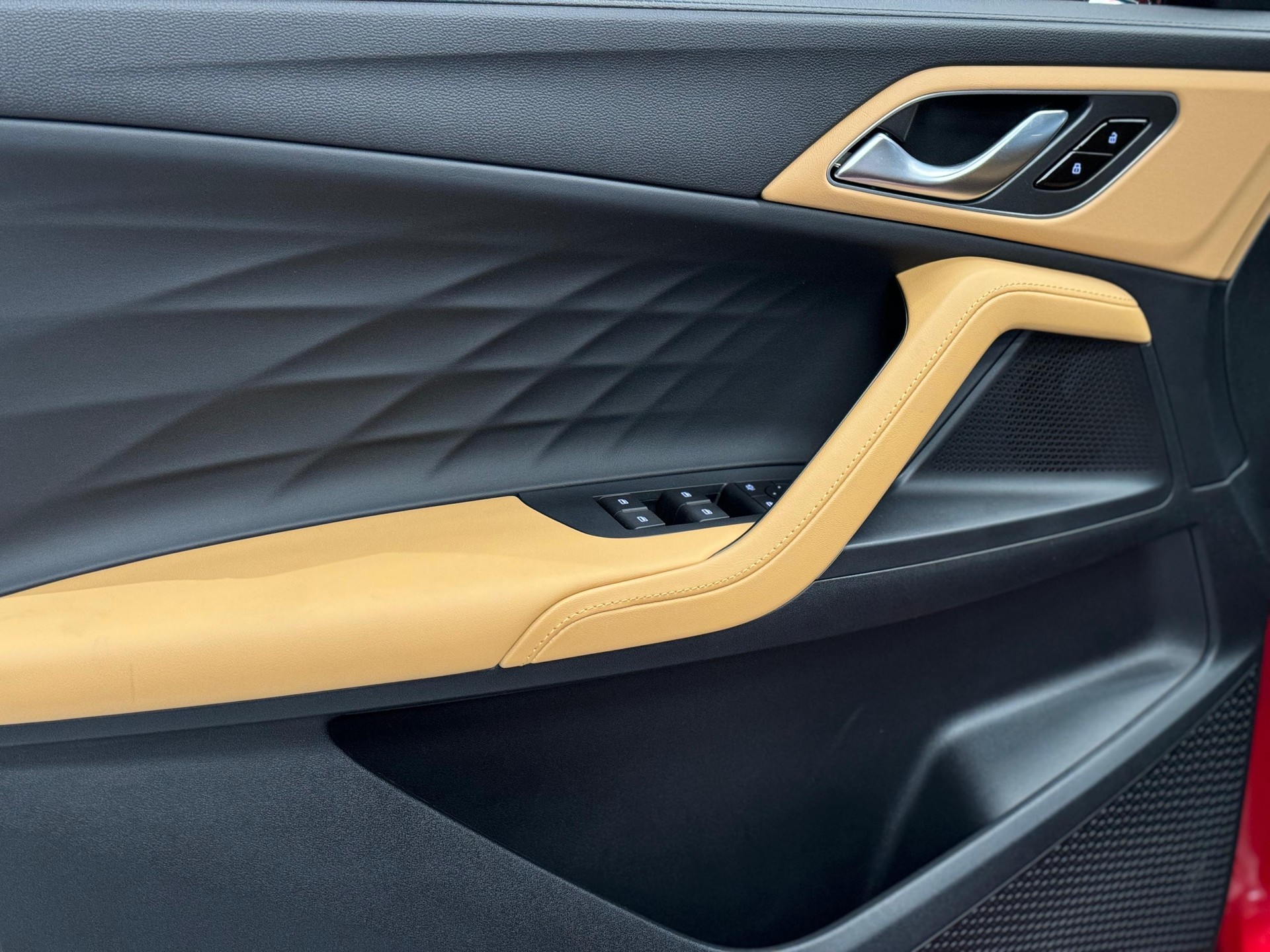MG HS 1.5 T Luxury Automat-image-10