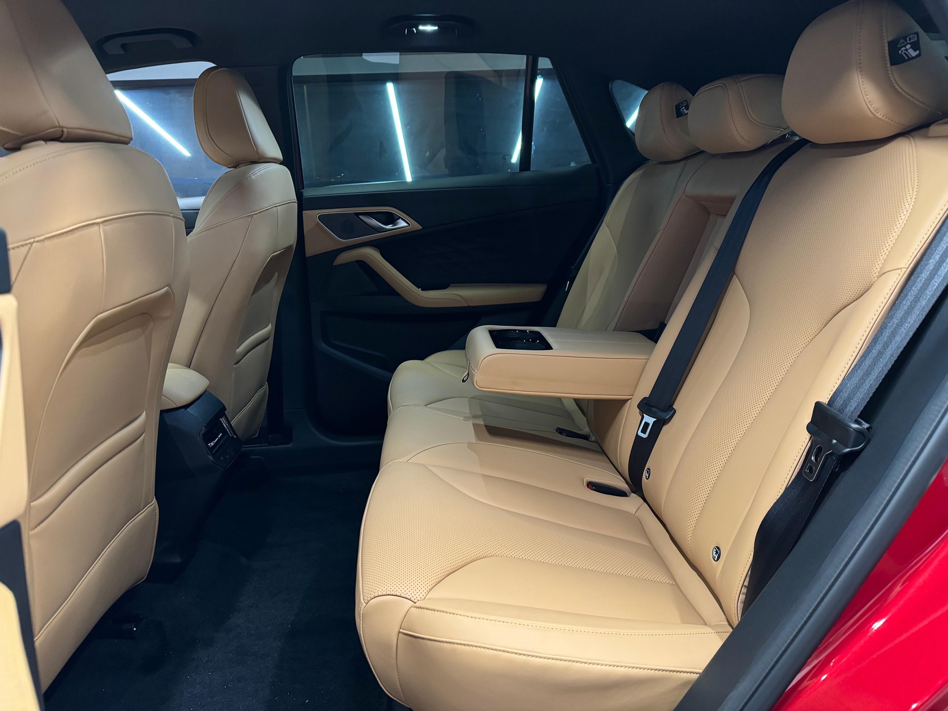 MG HS 1.5 T Luxury Automat-image-24