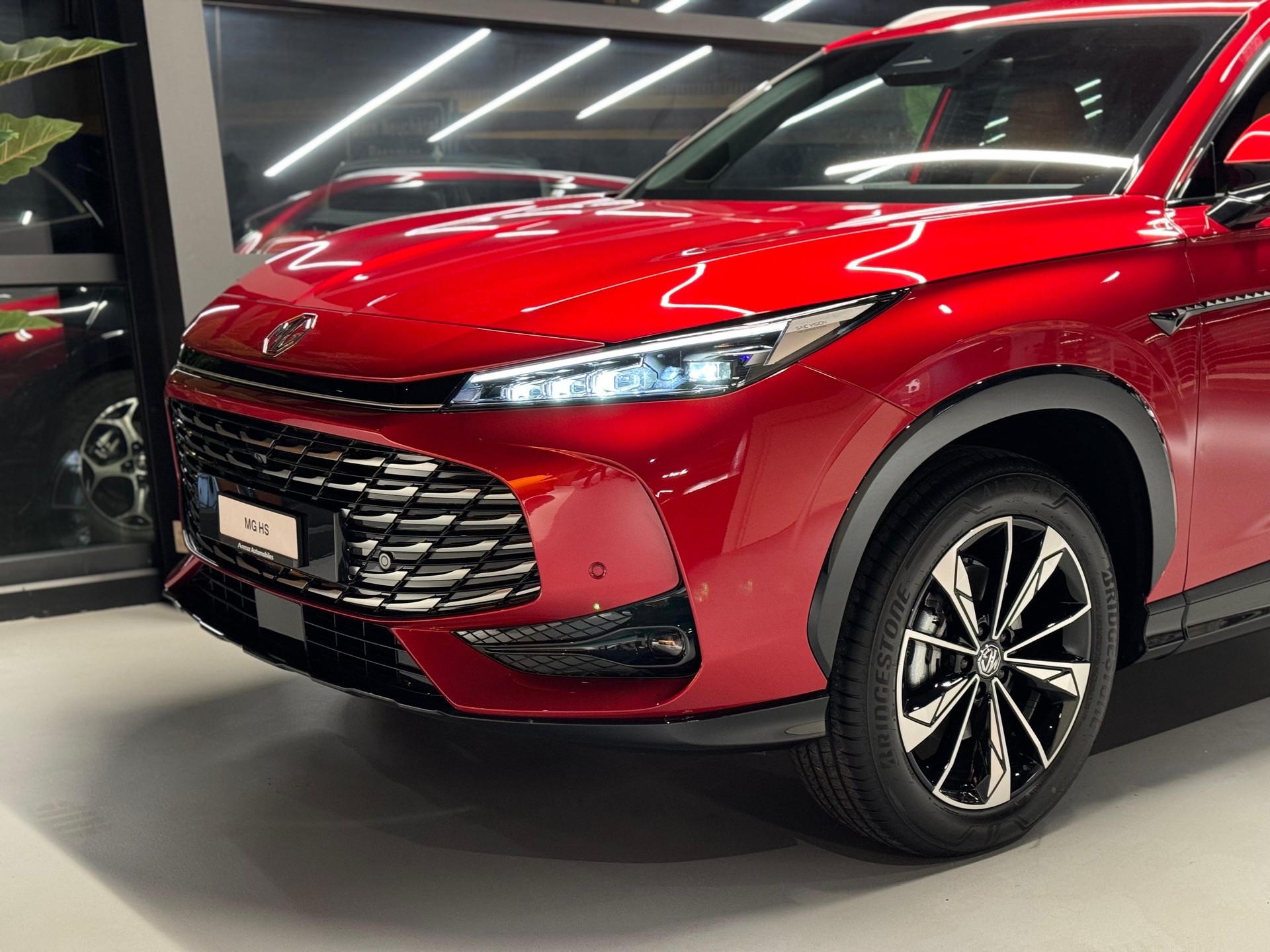 MG HS 1.5 T Luxury Automat-showroom-element-2