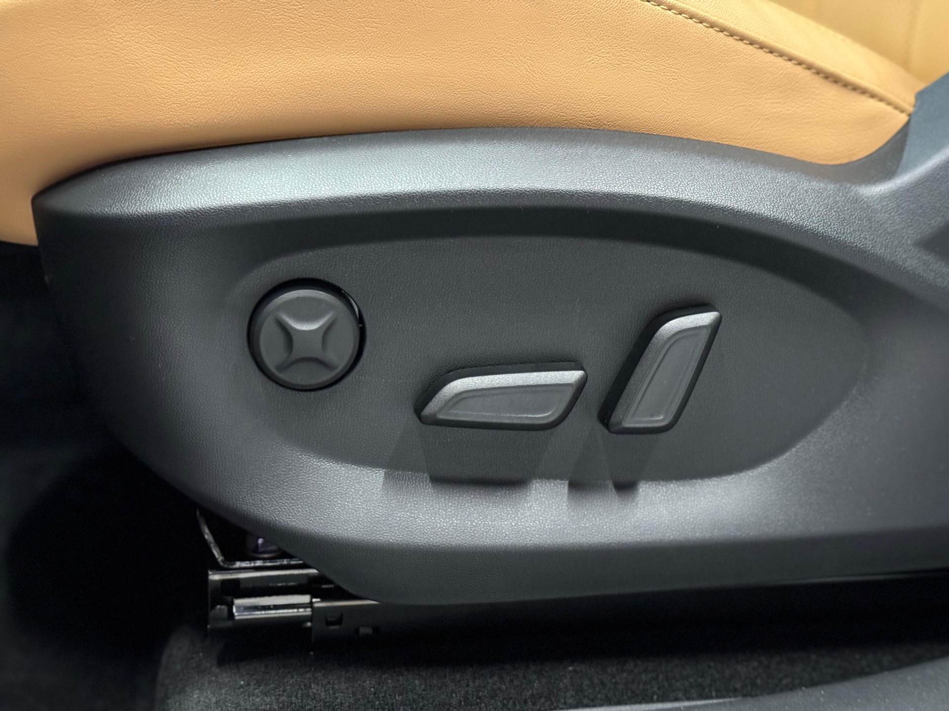 MG HS 1.5 T Luxury Automat-image-12