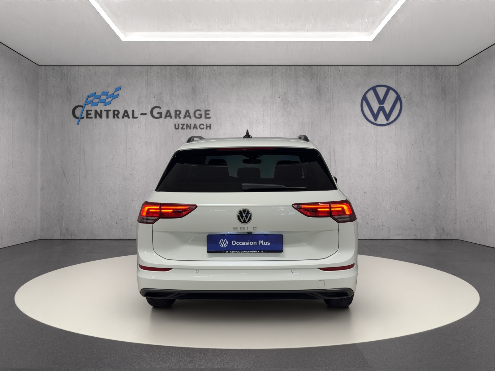 VW Golf Variant 2.0 TDI Life DSG-image-3