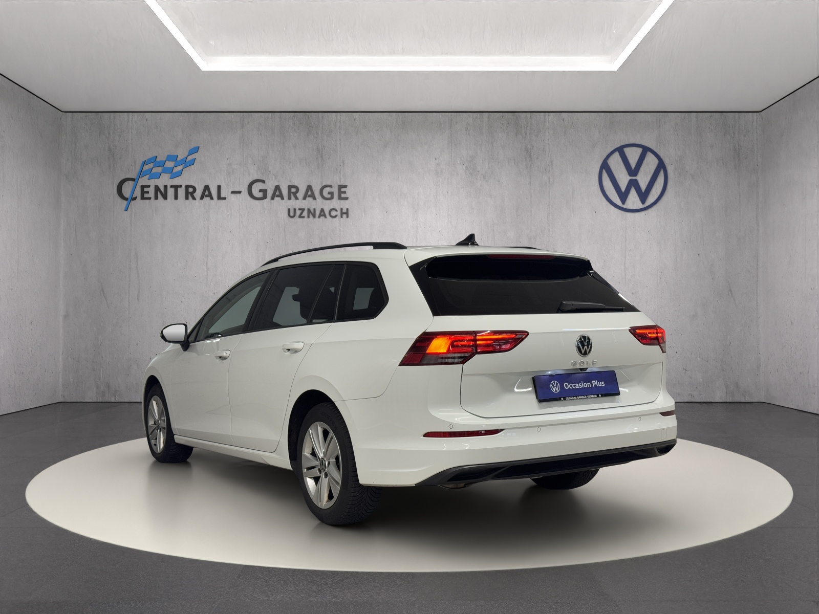 VW Golf Variant 2.0 TDI Life DSG-image-2