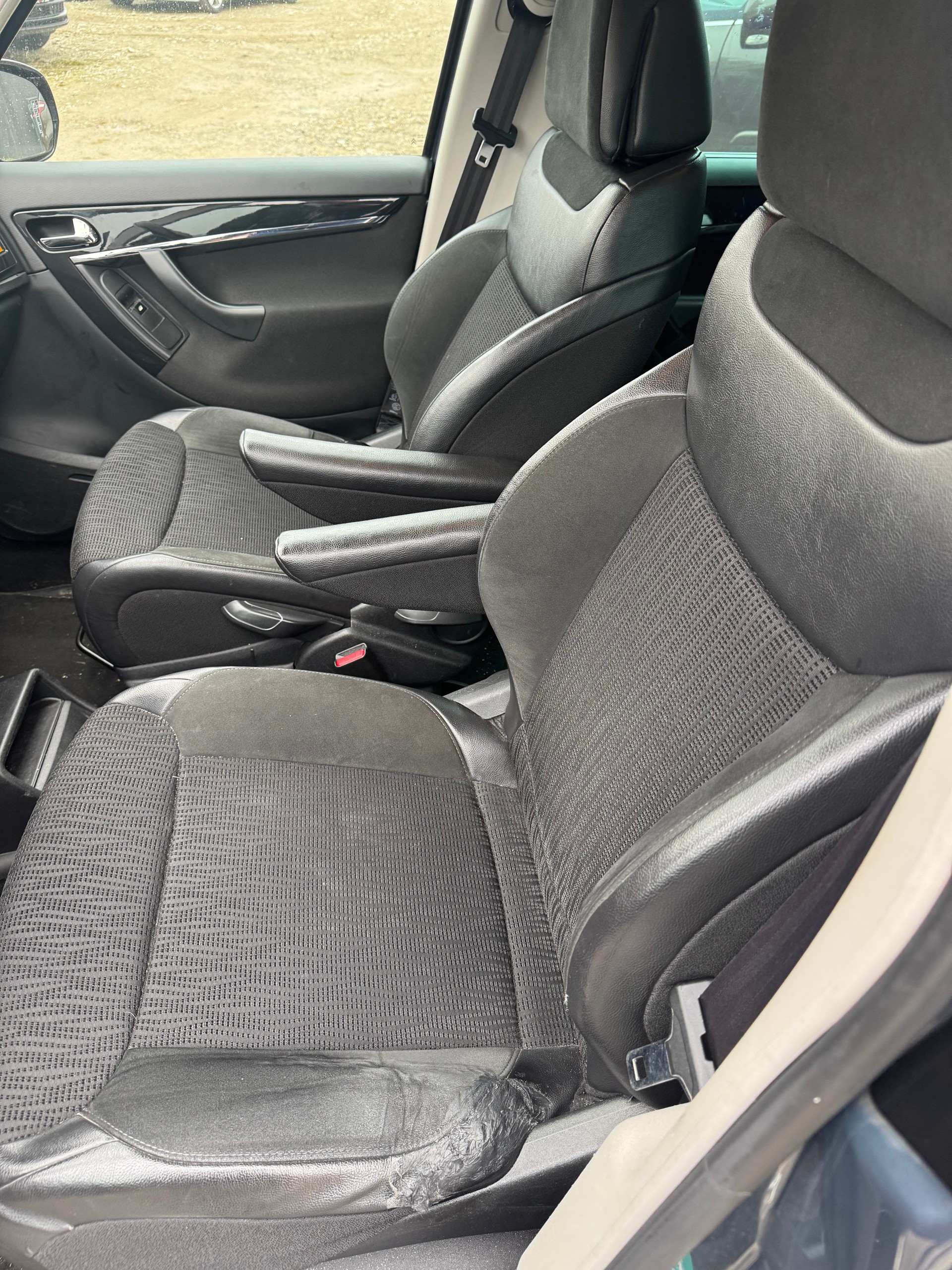 CITROEN Grand C4 Picasso 1.6i 16V Turbo Exclusive BMP6-image-4