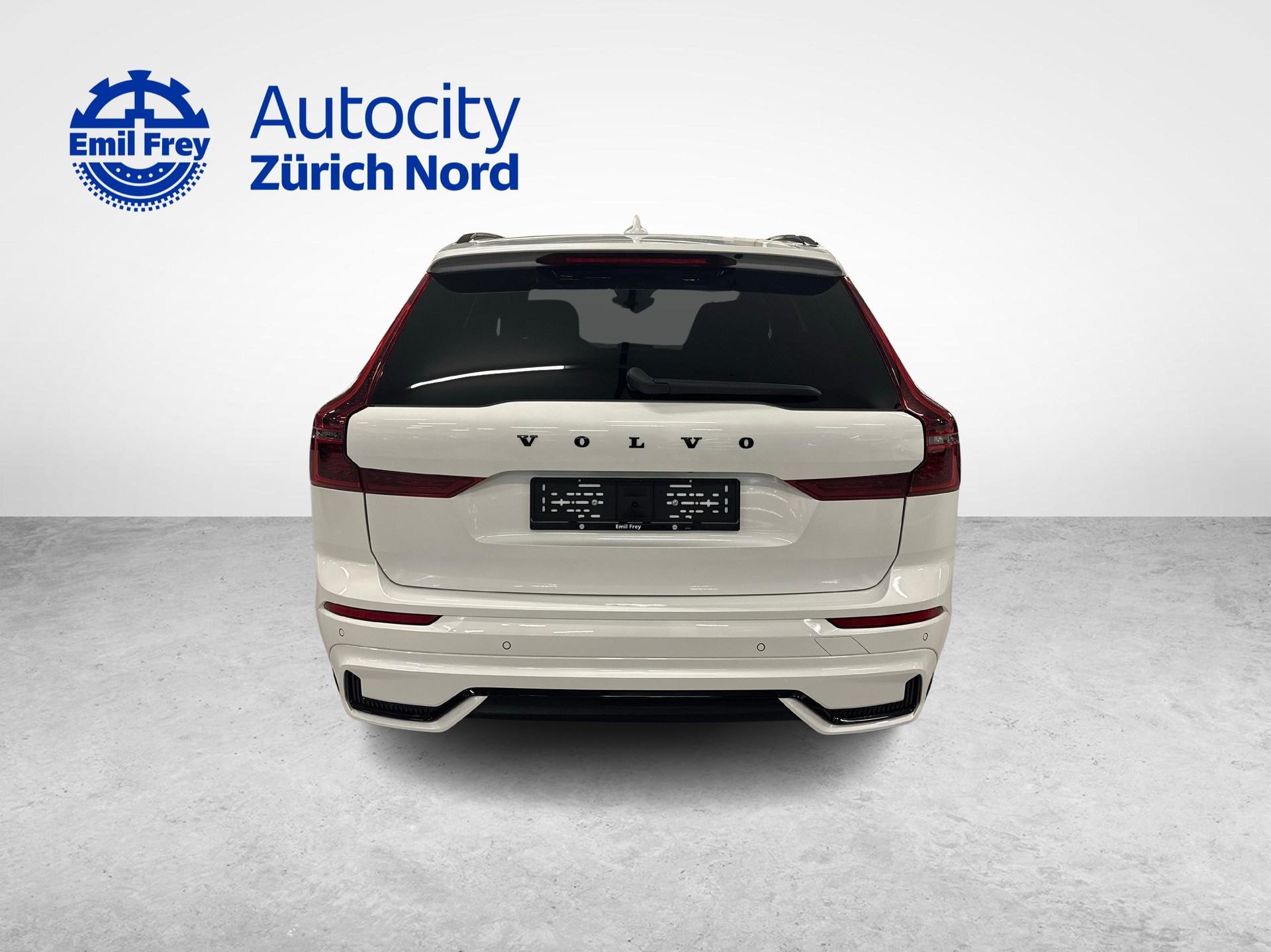 VOLVO XC60 2.0 T6 TE Black Edition eAWD-image-3