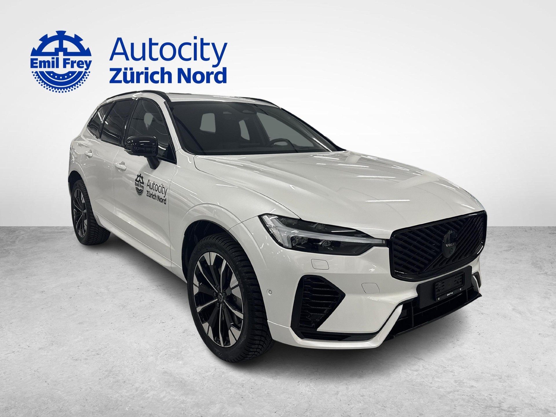 VOLVO XC60 2.0 T6 TE Black Edition eAWD-image-6