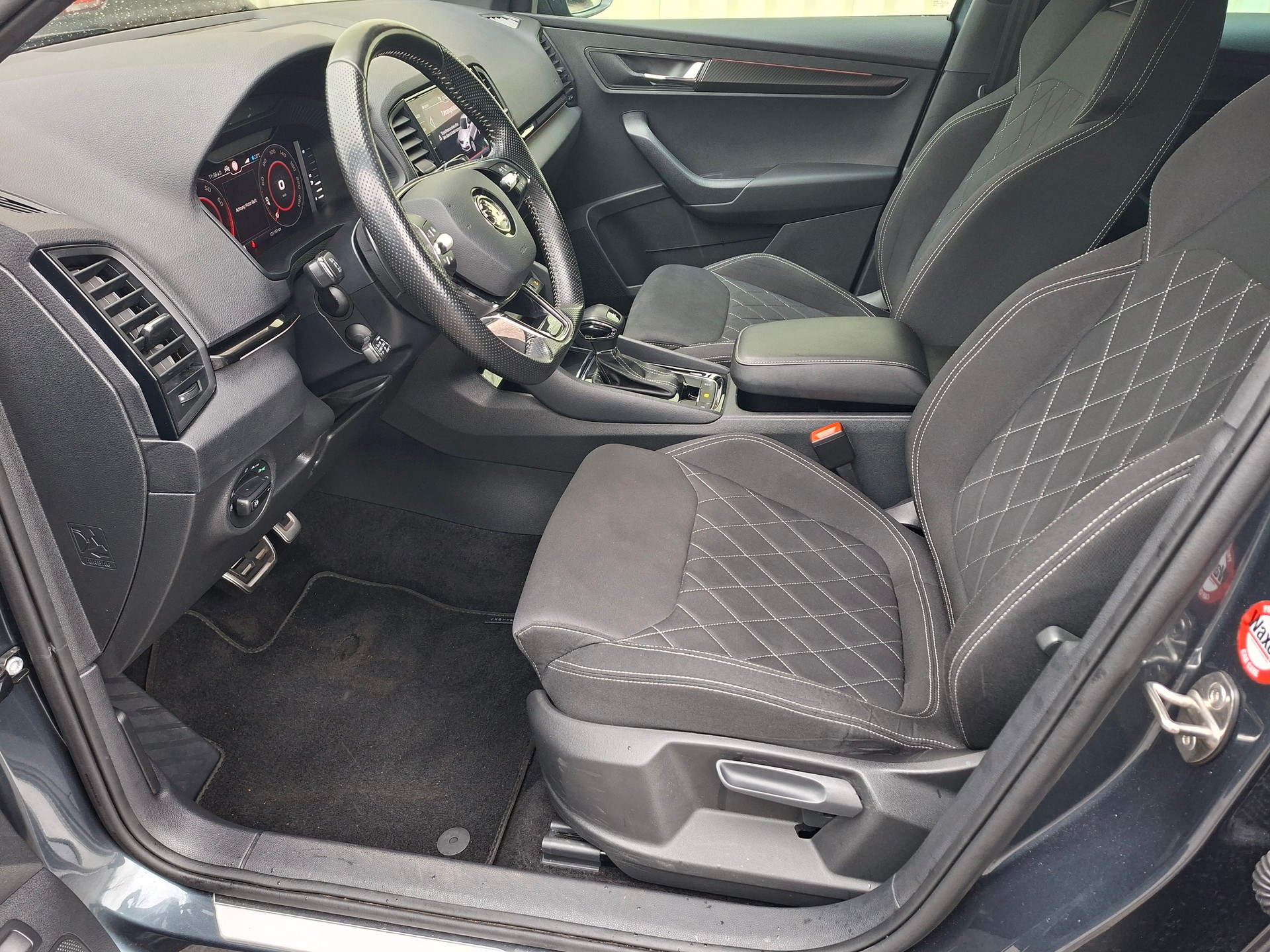 SKODA Karoq 1.5 TSI ACT SportLine DSG-image-6