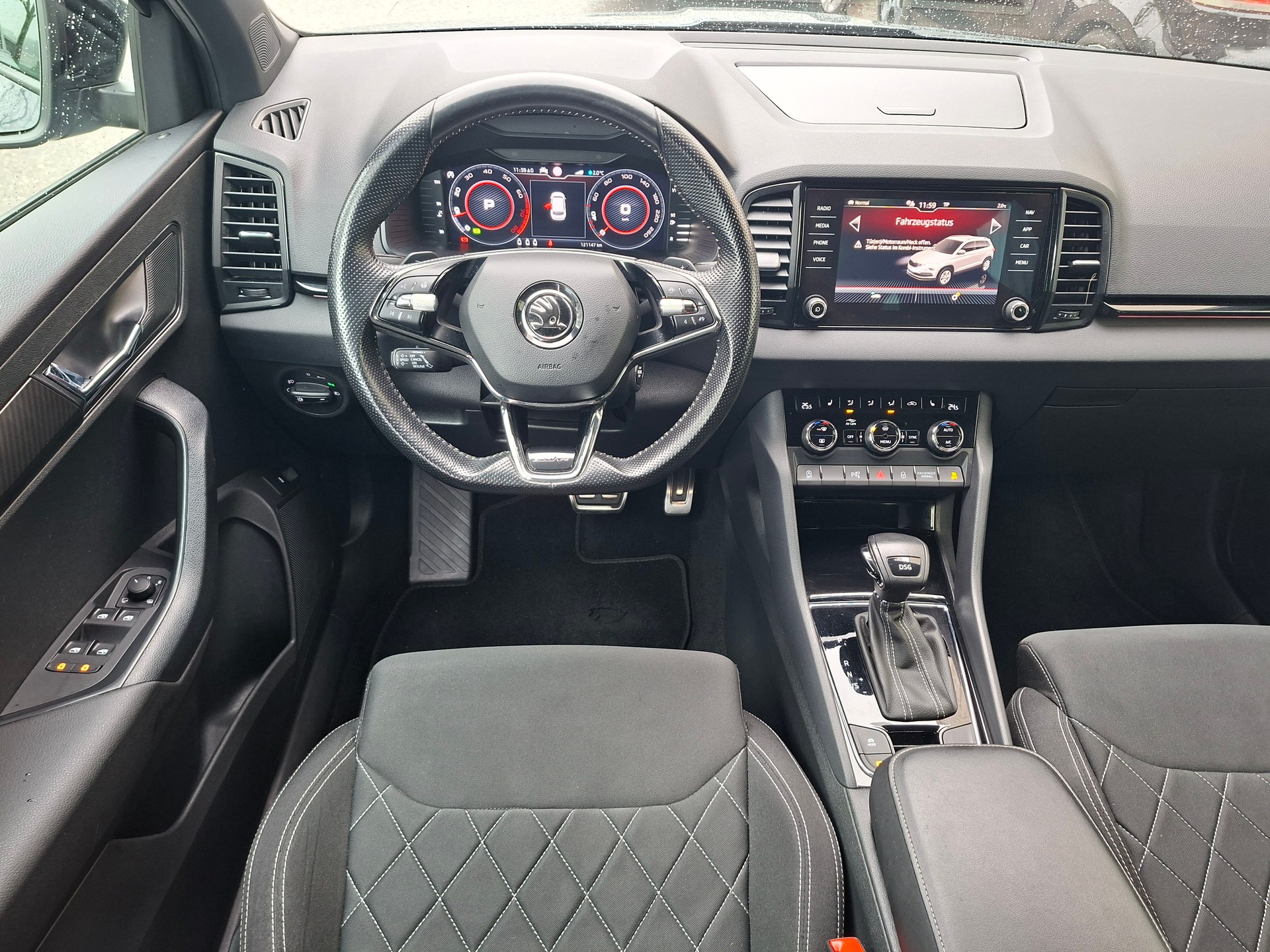 SKODA Karoq 1.5 TSI ACT SportLine DSG-image-8