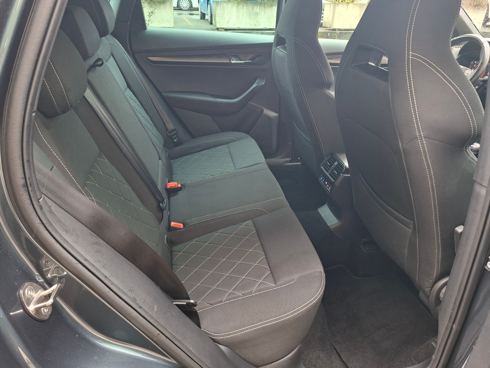 SKODA Karoq 1.5 TSI ACT SportLine DSG-image-11