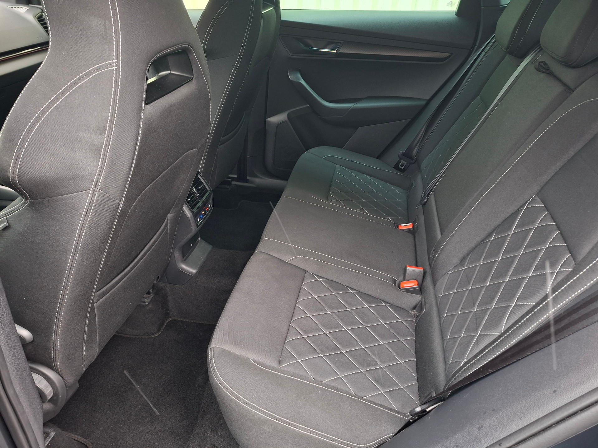 SKODA Karoq 1.5 TSI ACT SportLine DSG-image-9