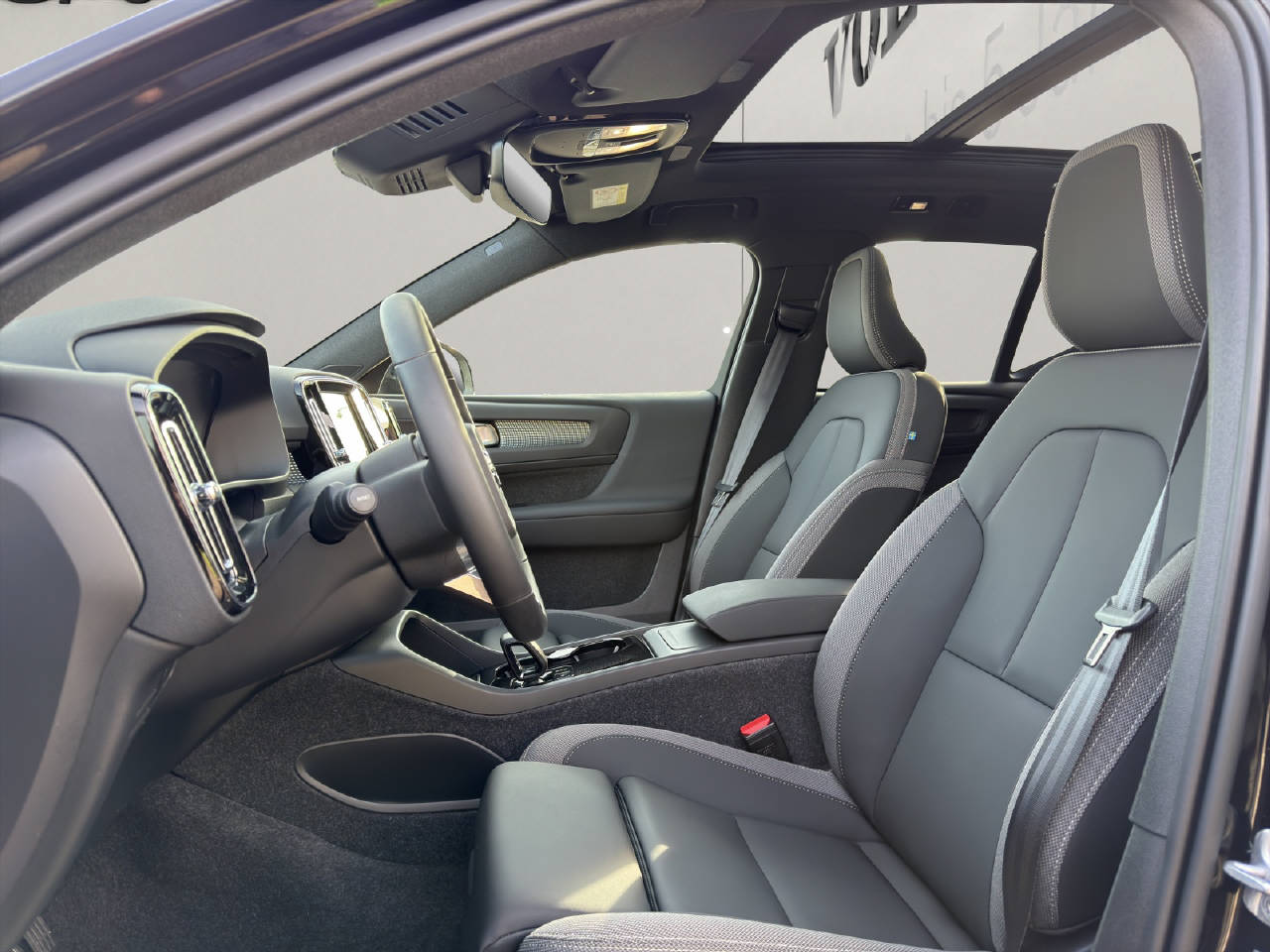 VOLVO EX40 Twin Performance Ultra AWD .-image-13