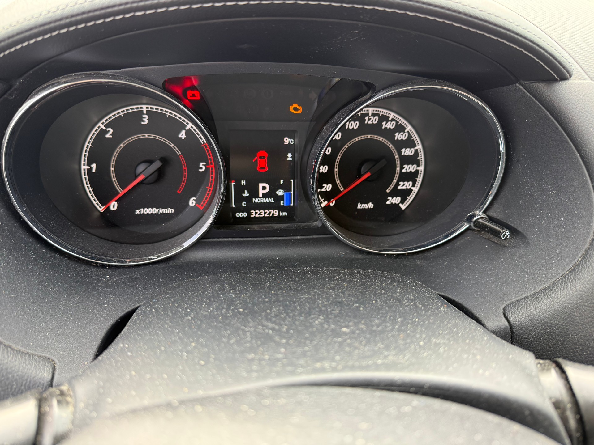 PEUGEOT 4007 2.2 HDi Confort-image-6