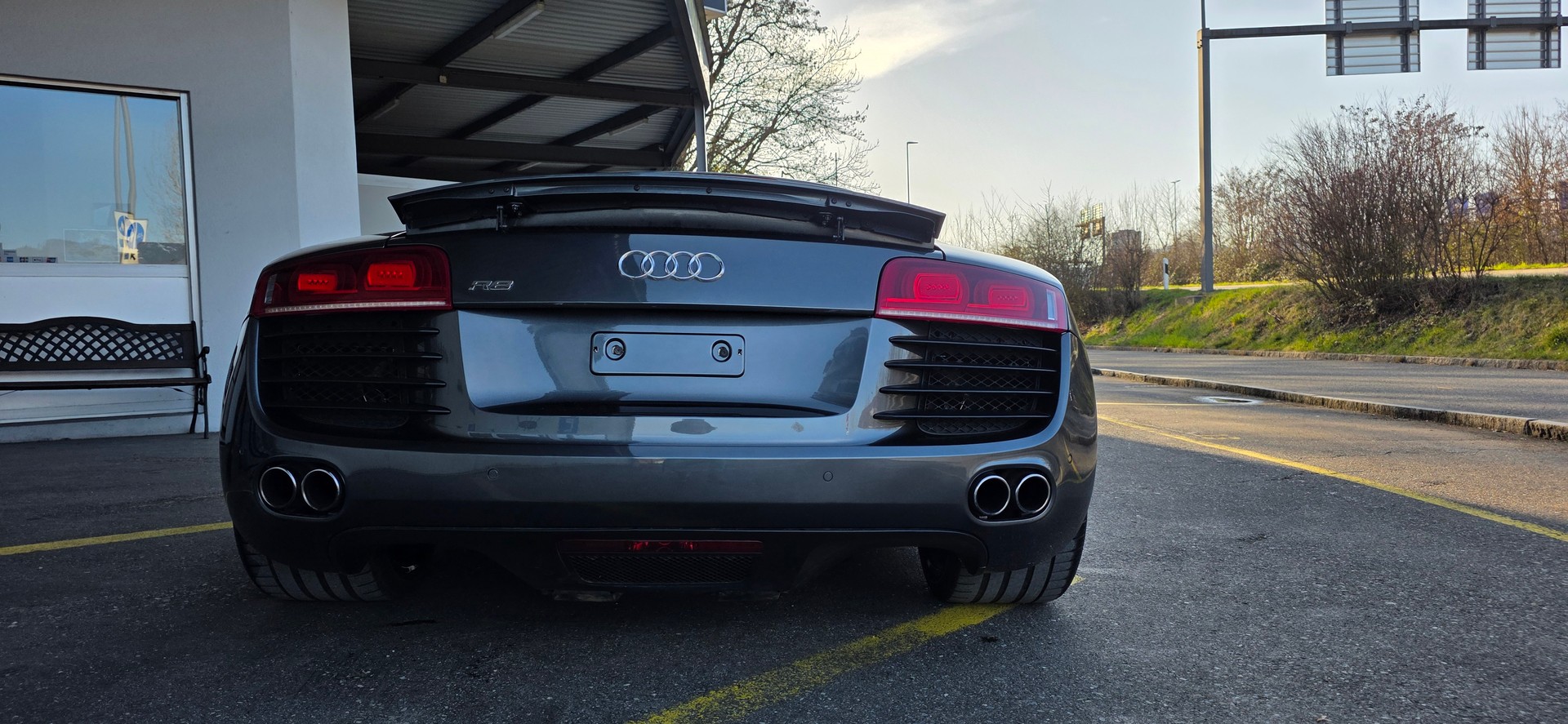 AUDI R8 Coupé 4.2-image-6