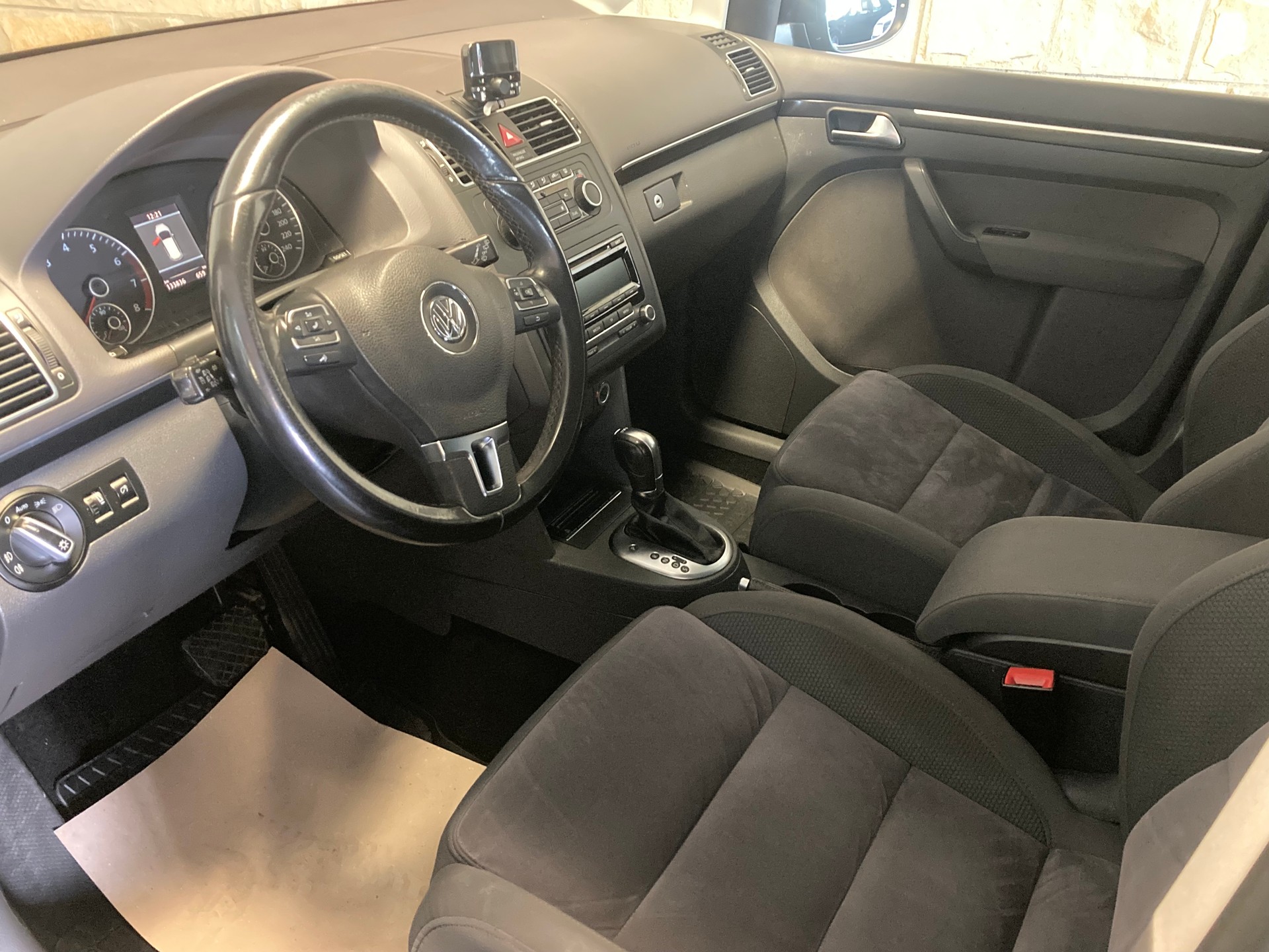 VW Touran 1.4 TSI Highline DSG-image-4
