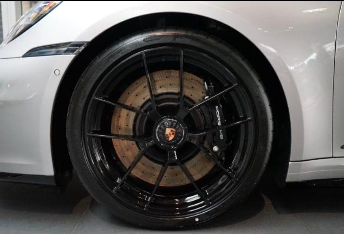 PORSCHE 4 GTS-image-6