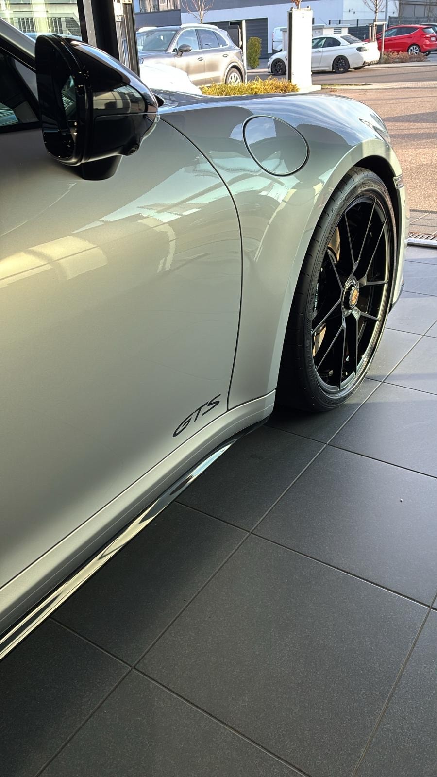 PORSCHE 4 GTS-image-5