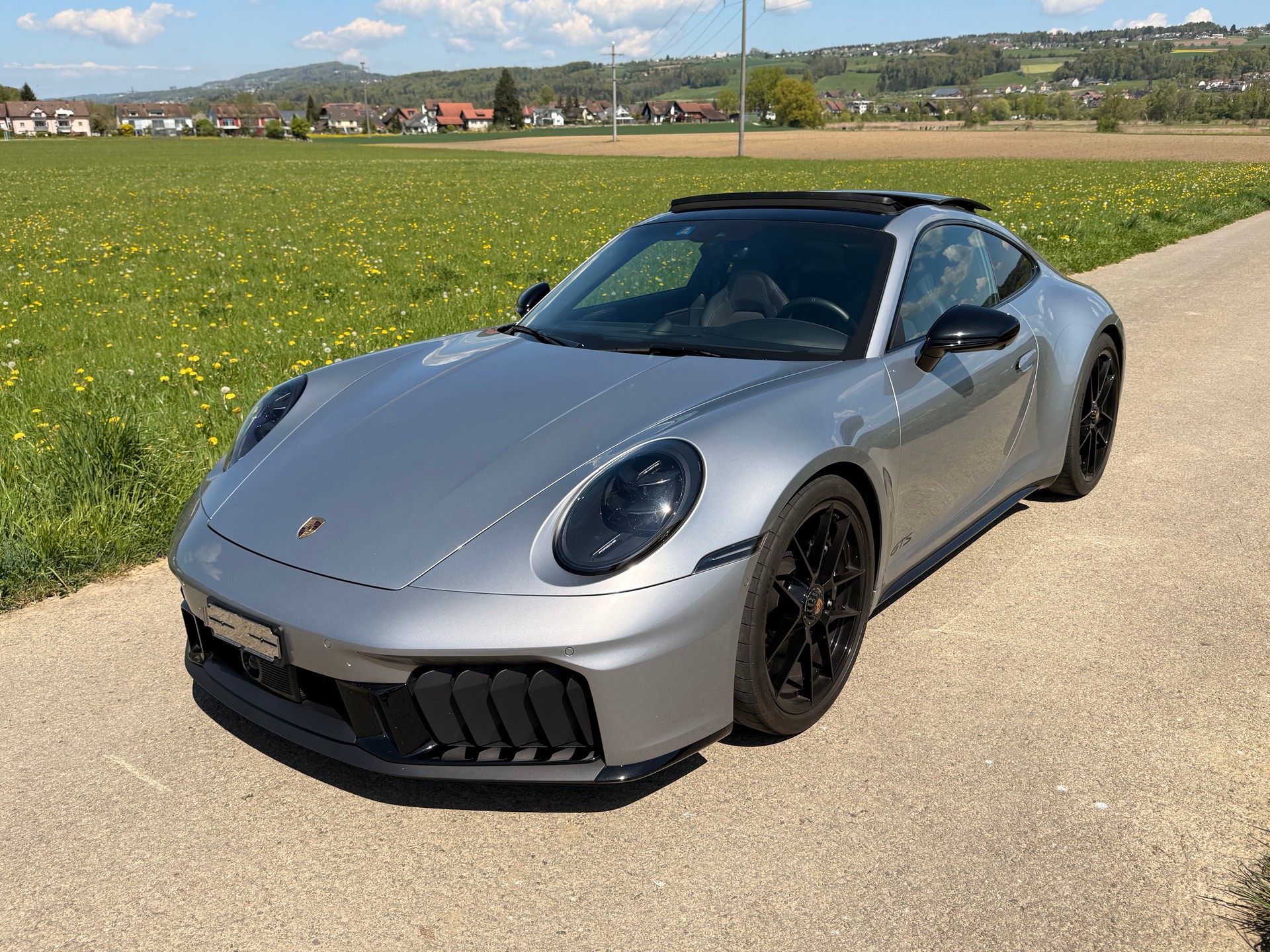 PORSCHE 4 GTS-image-1