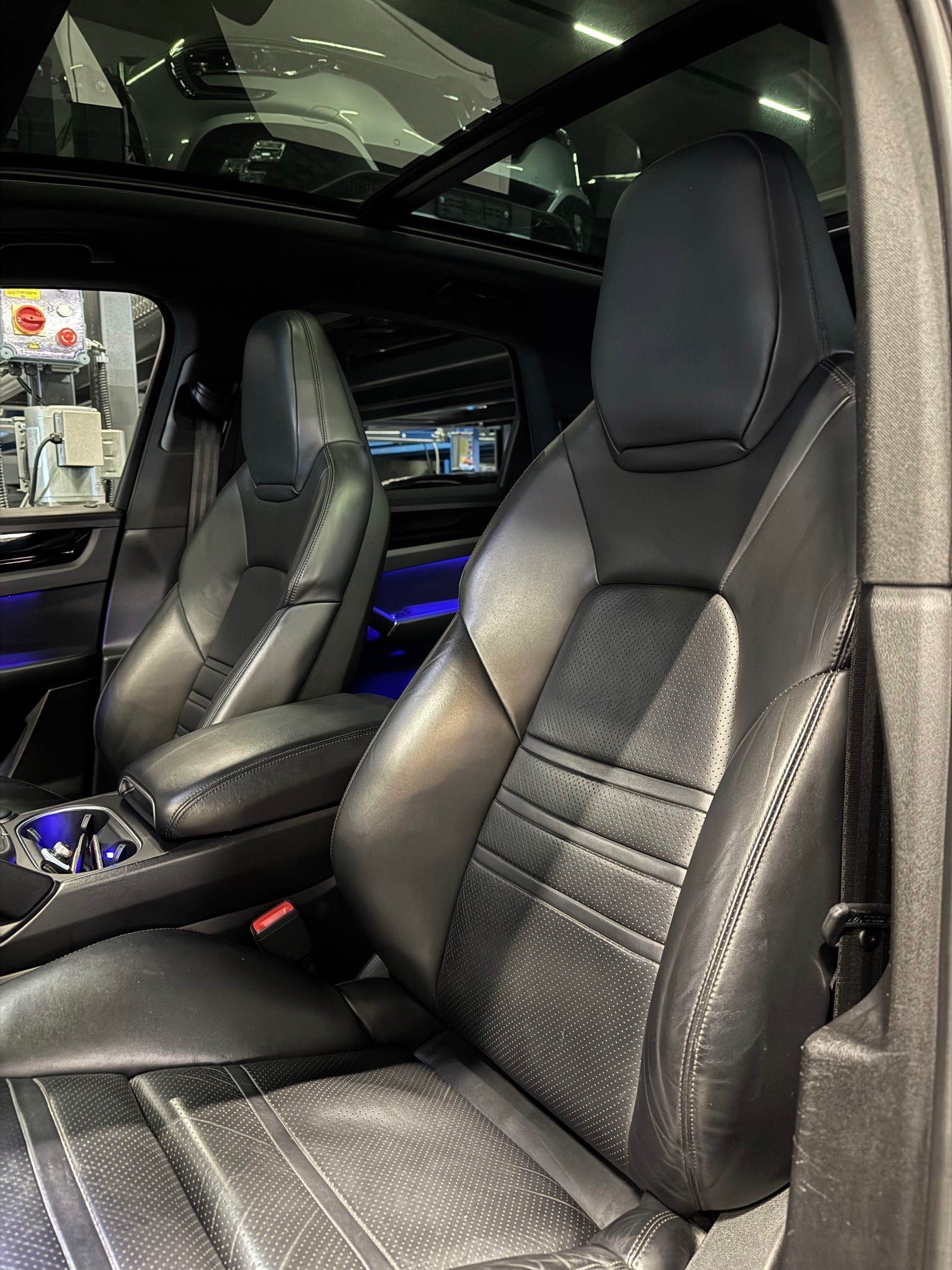 PORSCHE Cayenne E-Hybrid-image-8