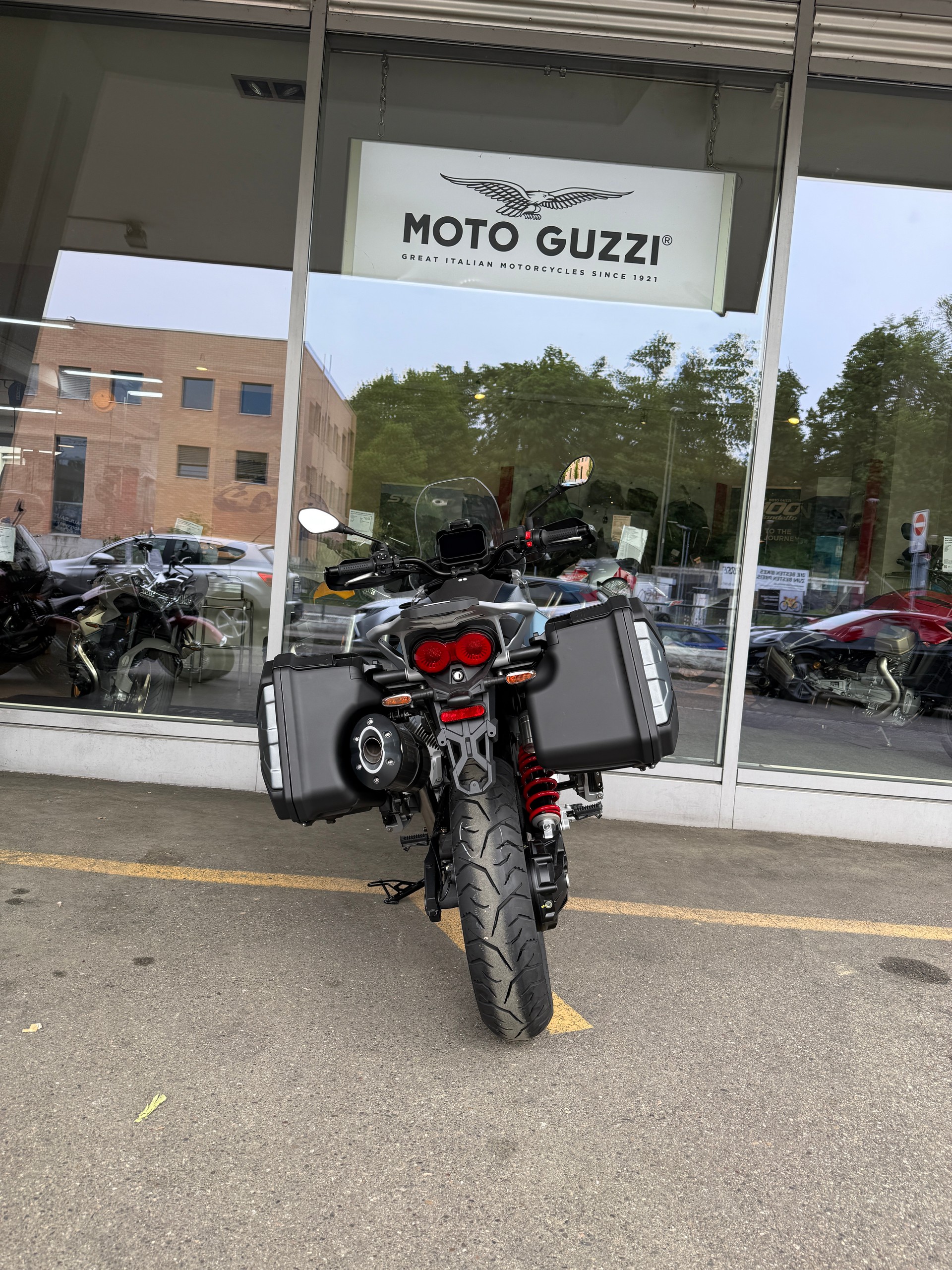 MOTO GUZZI V85 TT Travel E5+-image-11