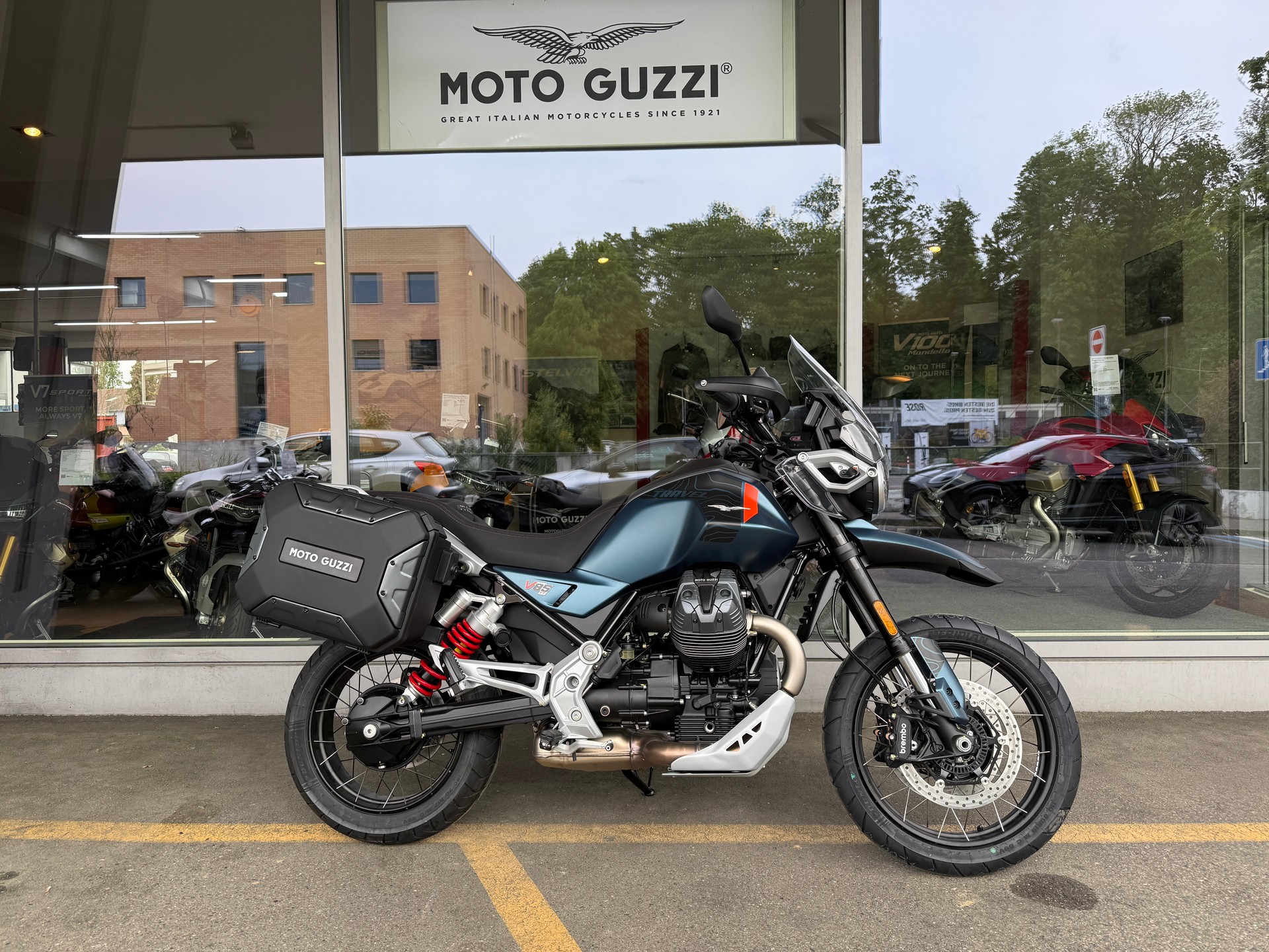 MOTO GUZZI V85 TT Travel E5+