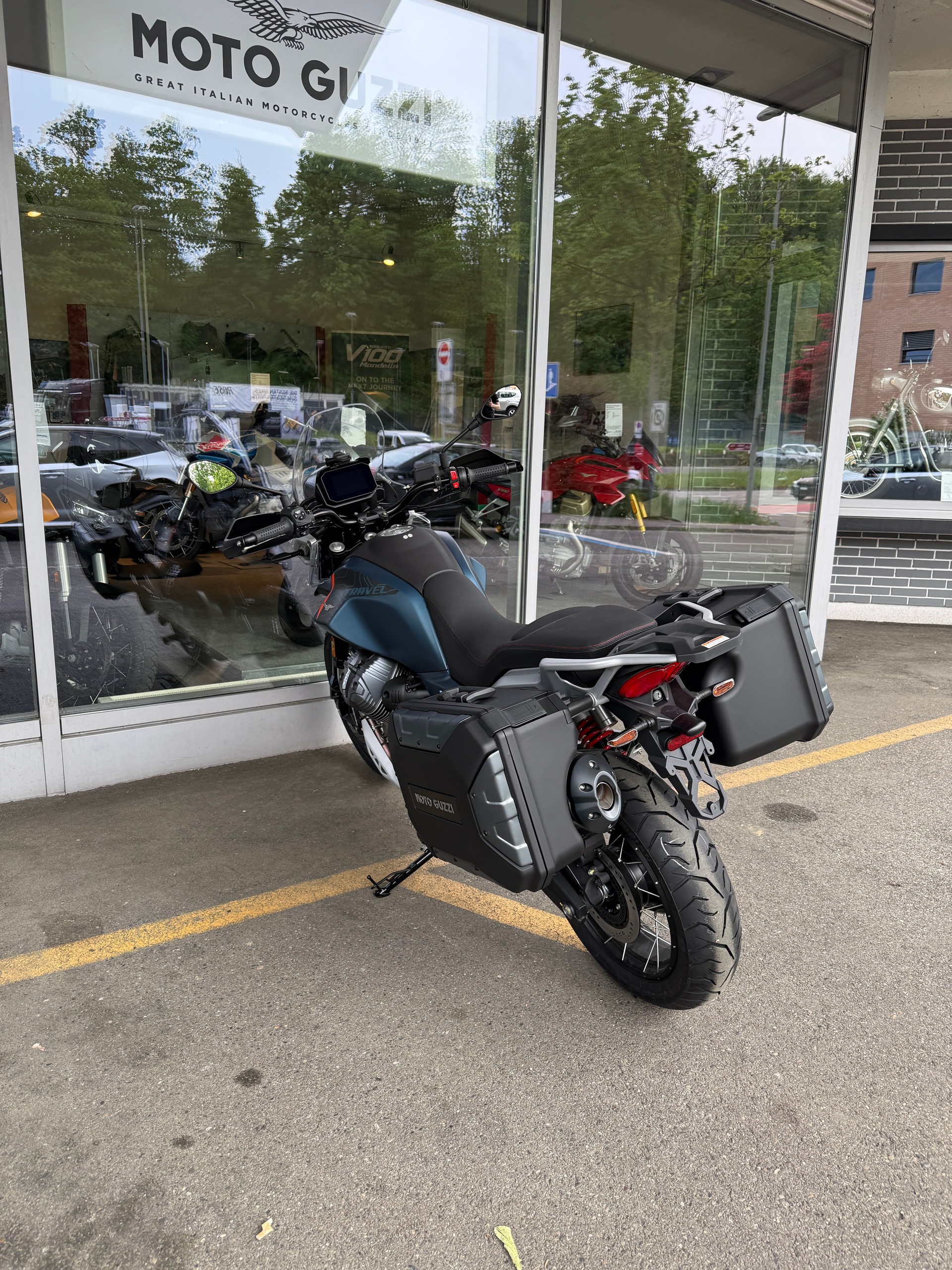 MOTO GUZZI V85 TT Travel E5+-image-10
