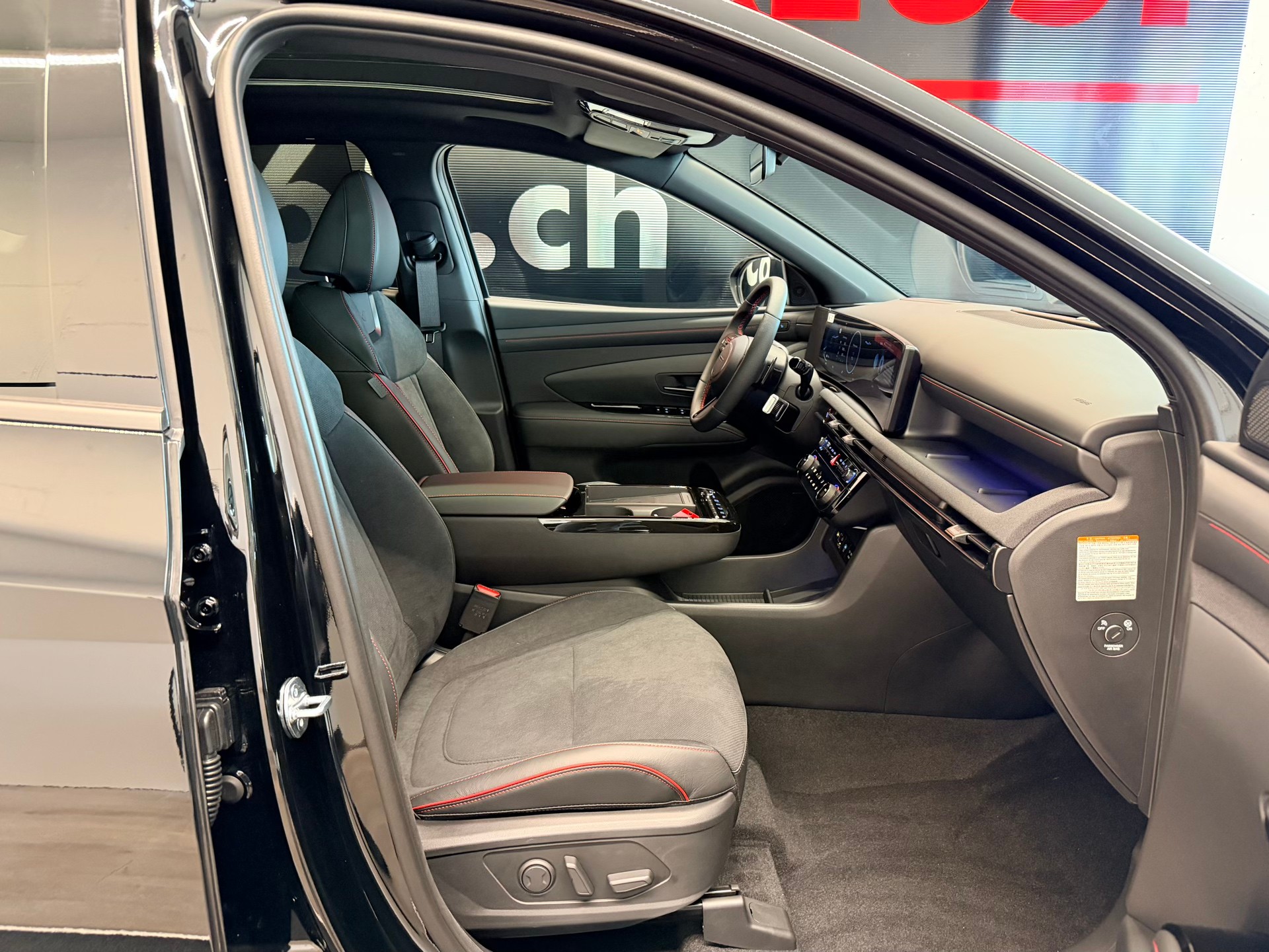 HYUNDAI Tucson 1.6 TGDI PHEV N-Line 4WD-image-22