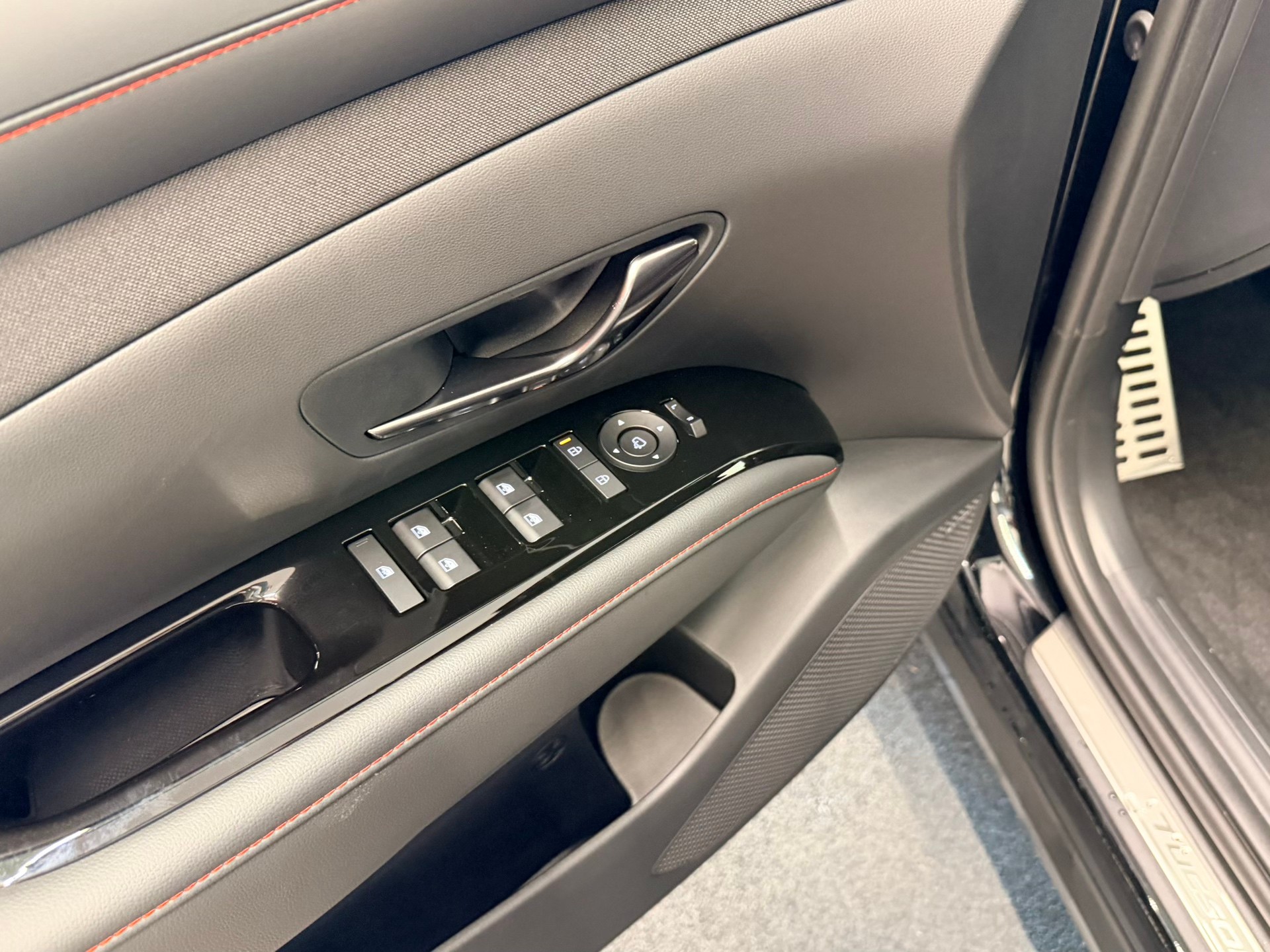 HYUNDAI Tucson 1.6 TGDI PHEV N-Line 4WD-image-12